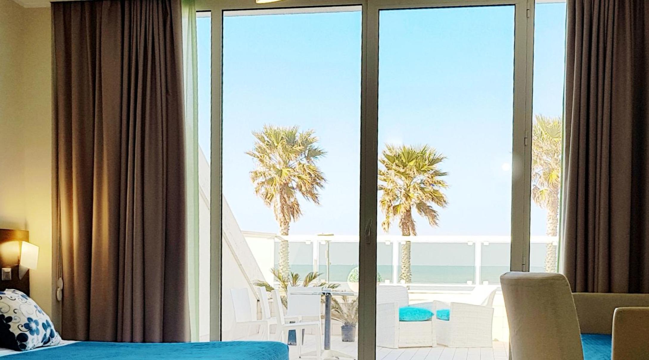 Junior Suite with Terrace and Sea View - Photo 12
