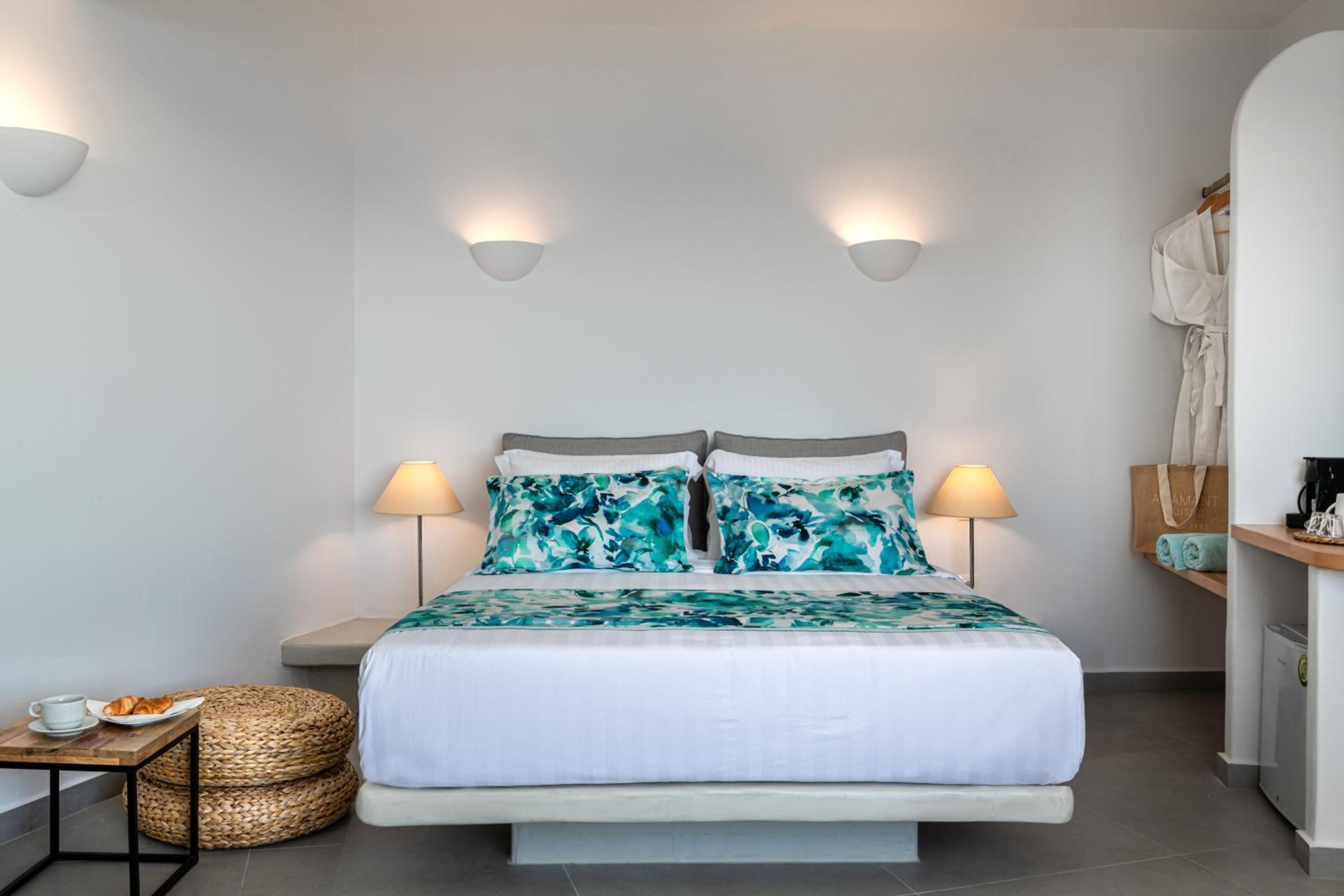 Aqua Marine Suite with Indoor Hot Tub and Caldera View photo 1