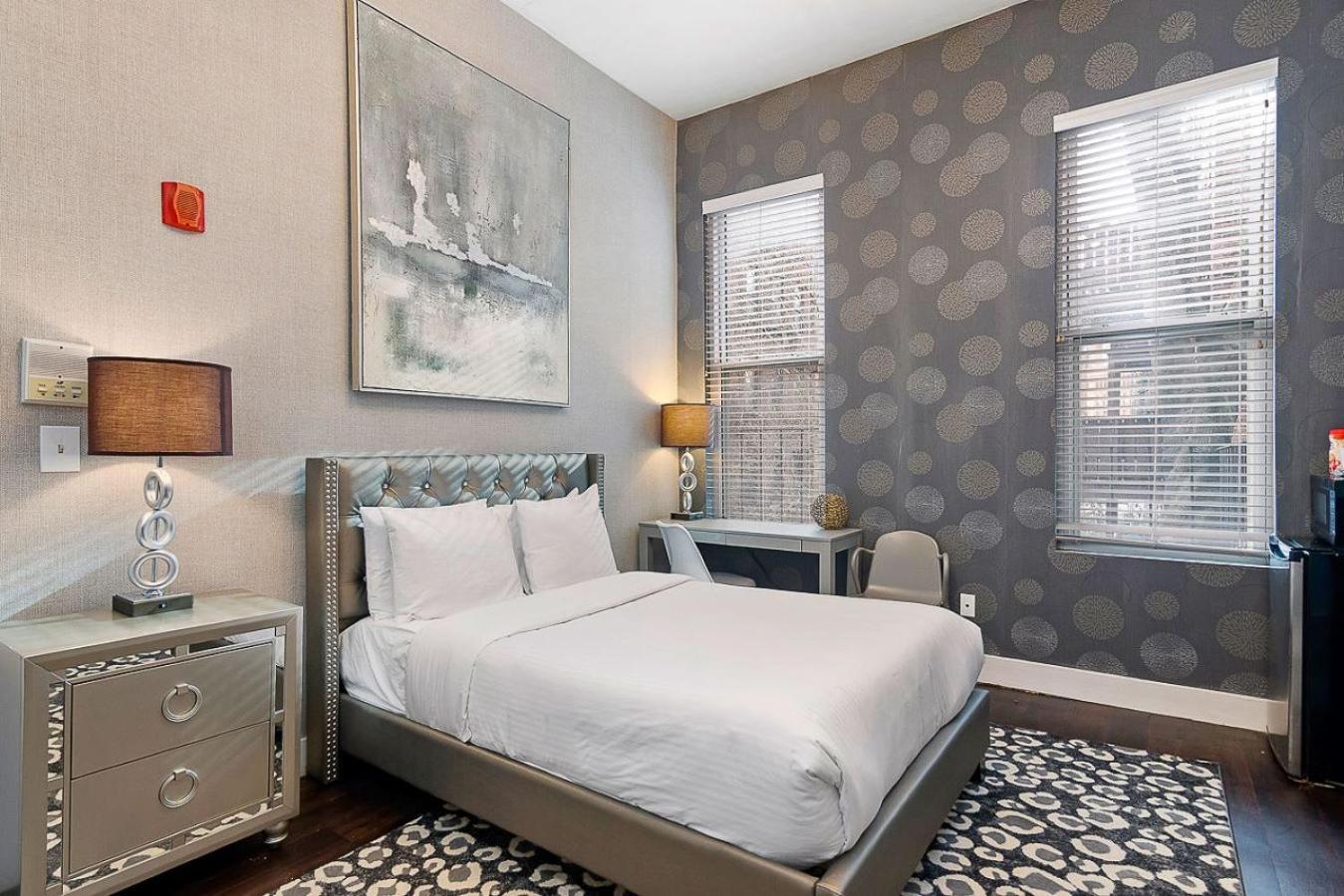 Standard Double Room with Shared Bathroom photo 1