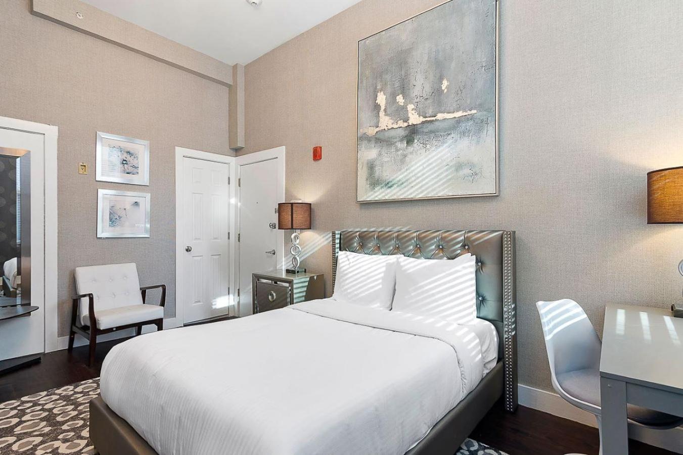 Standard Double Room with Shared Bathroom photo 2