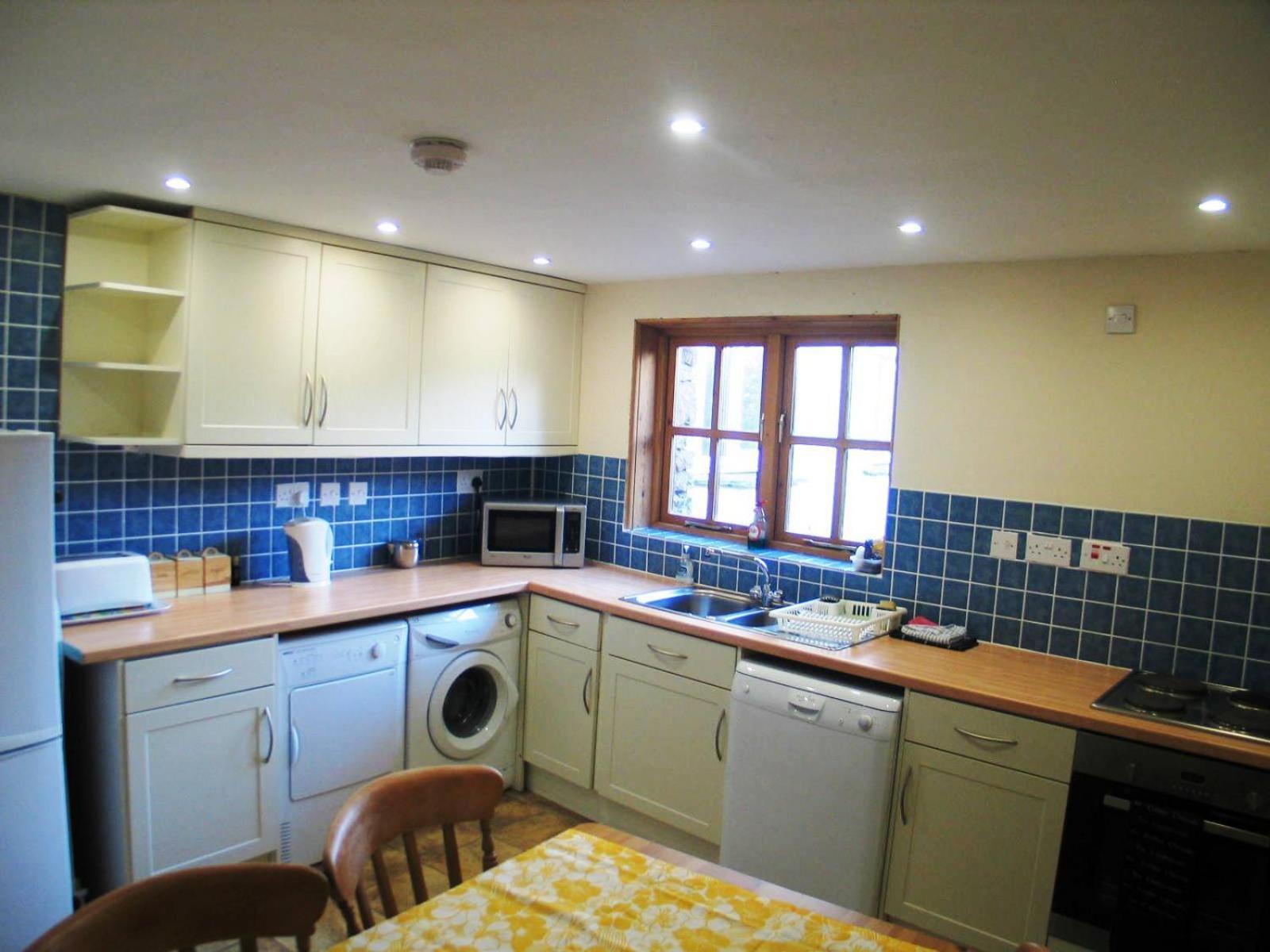Two-Bedroom House photo 3