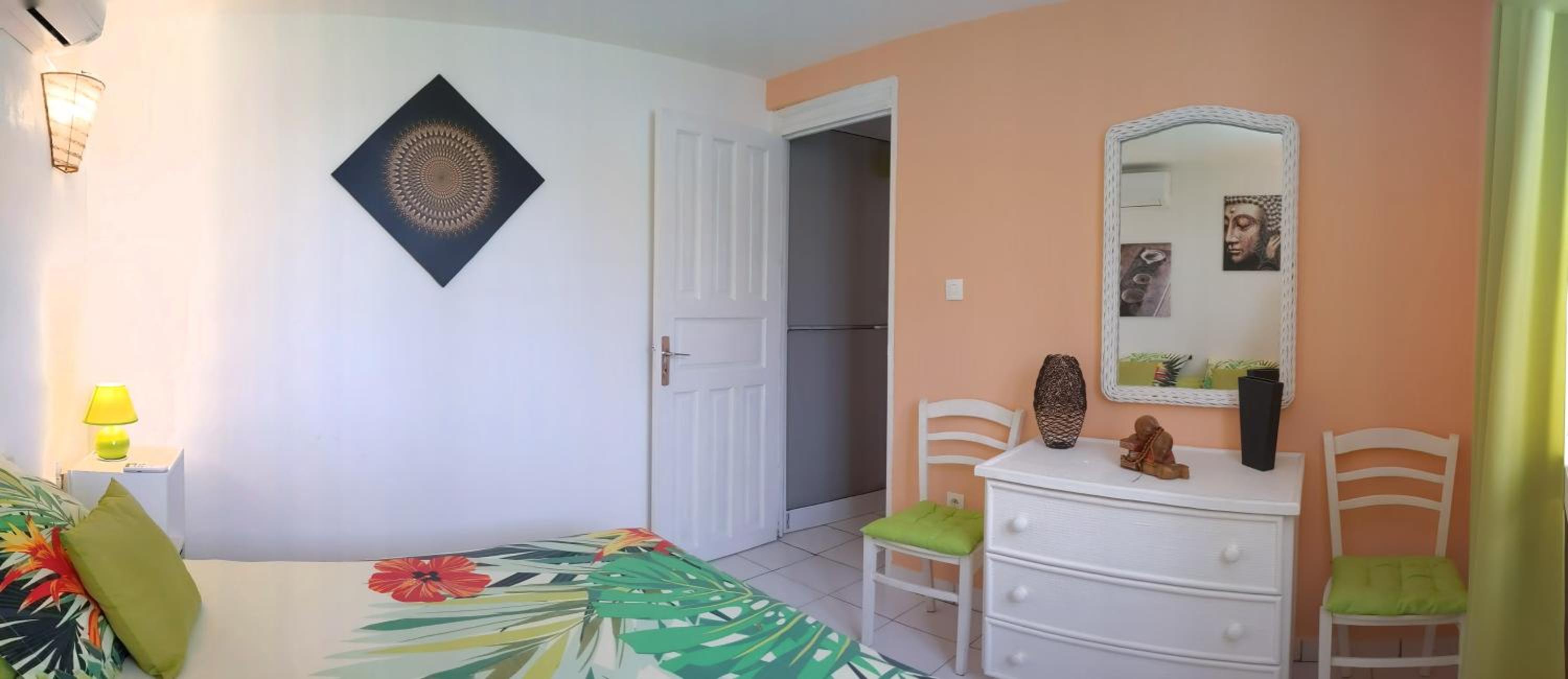 Apartment with Terrace - Photo 7