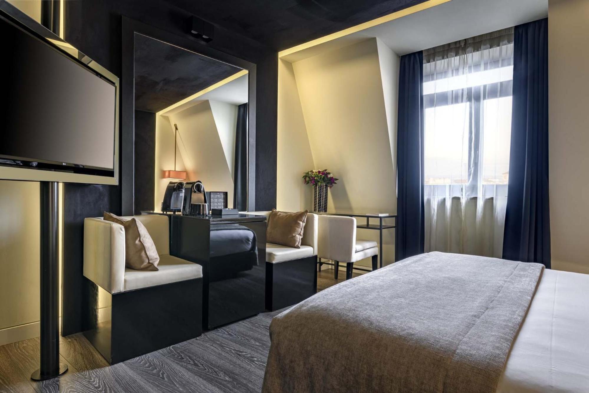Club Double Room - Photo 7