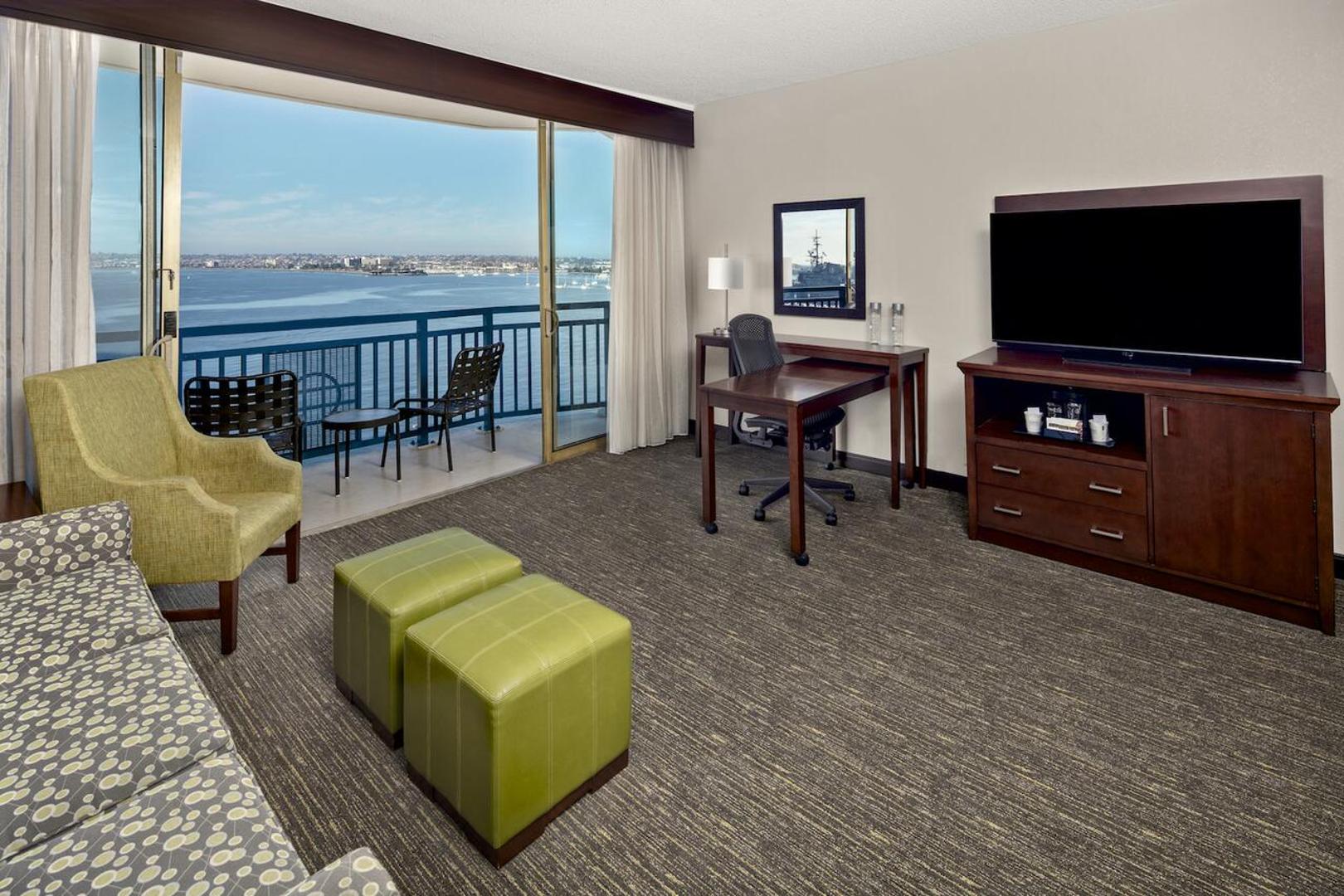 Premium Parlor Suite with Bay View - Non-Smoking