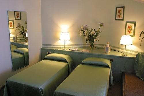 Double Room - Photo 7