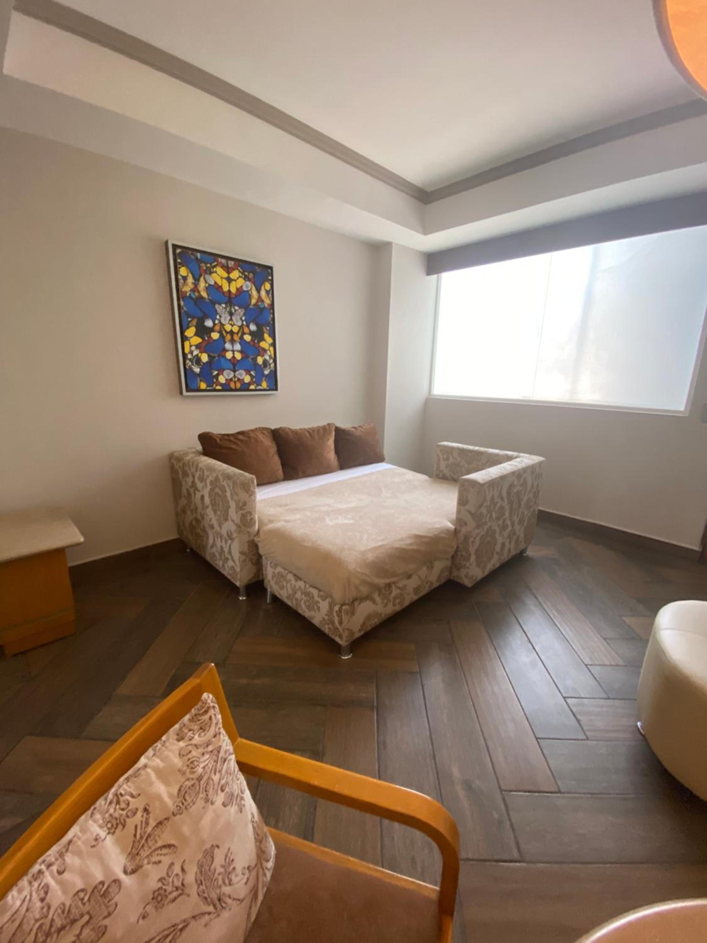 Executive Suite - Photo 22