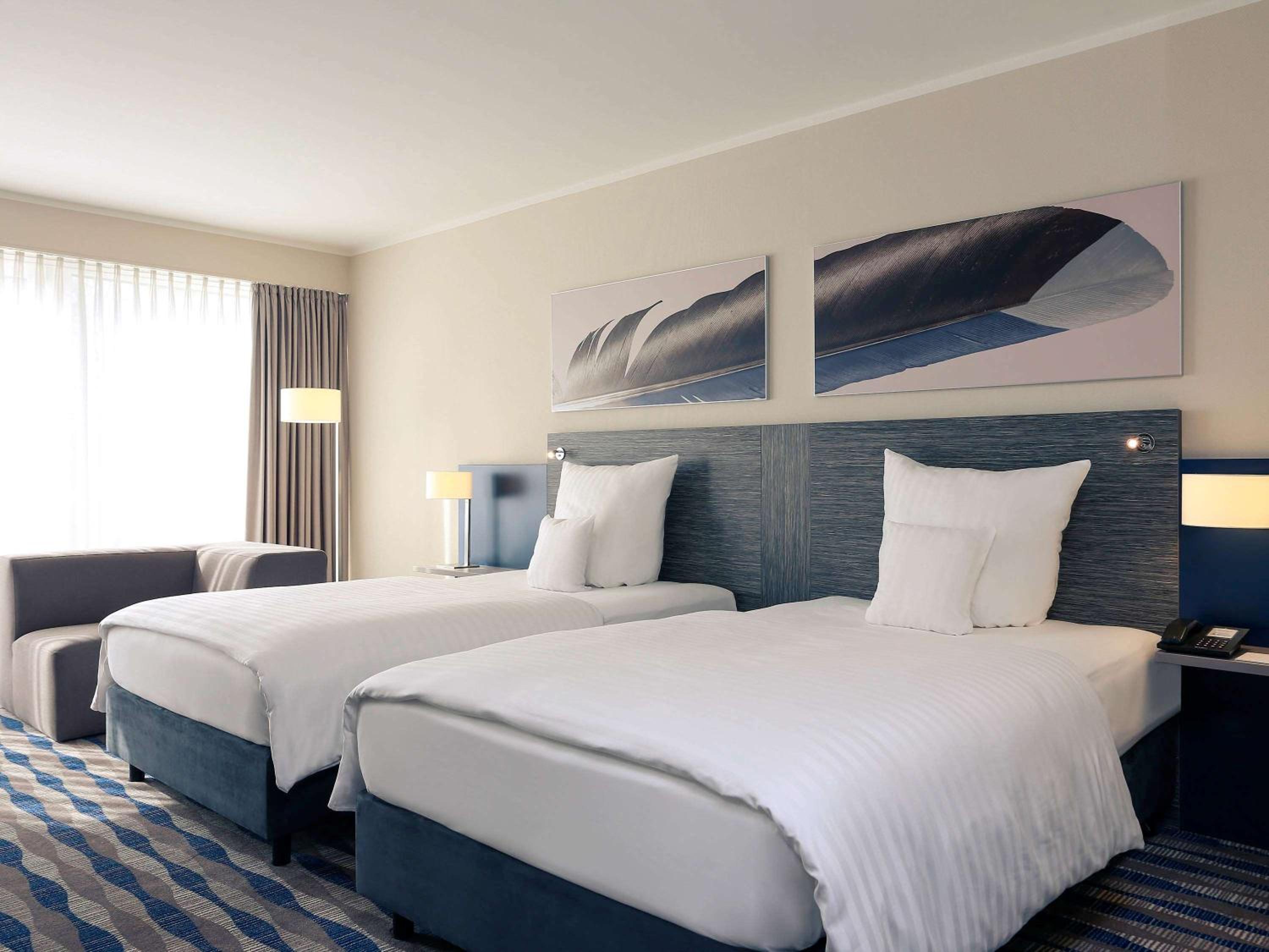 Deluxe Room Twin Beds - Photo 1