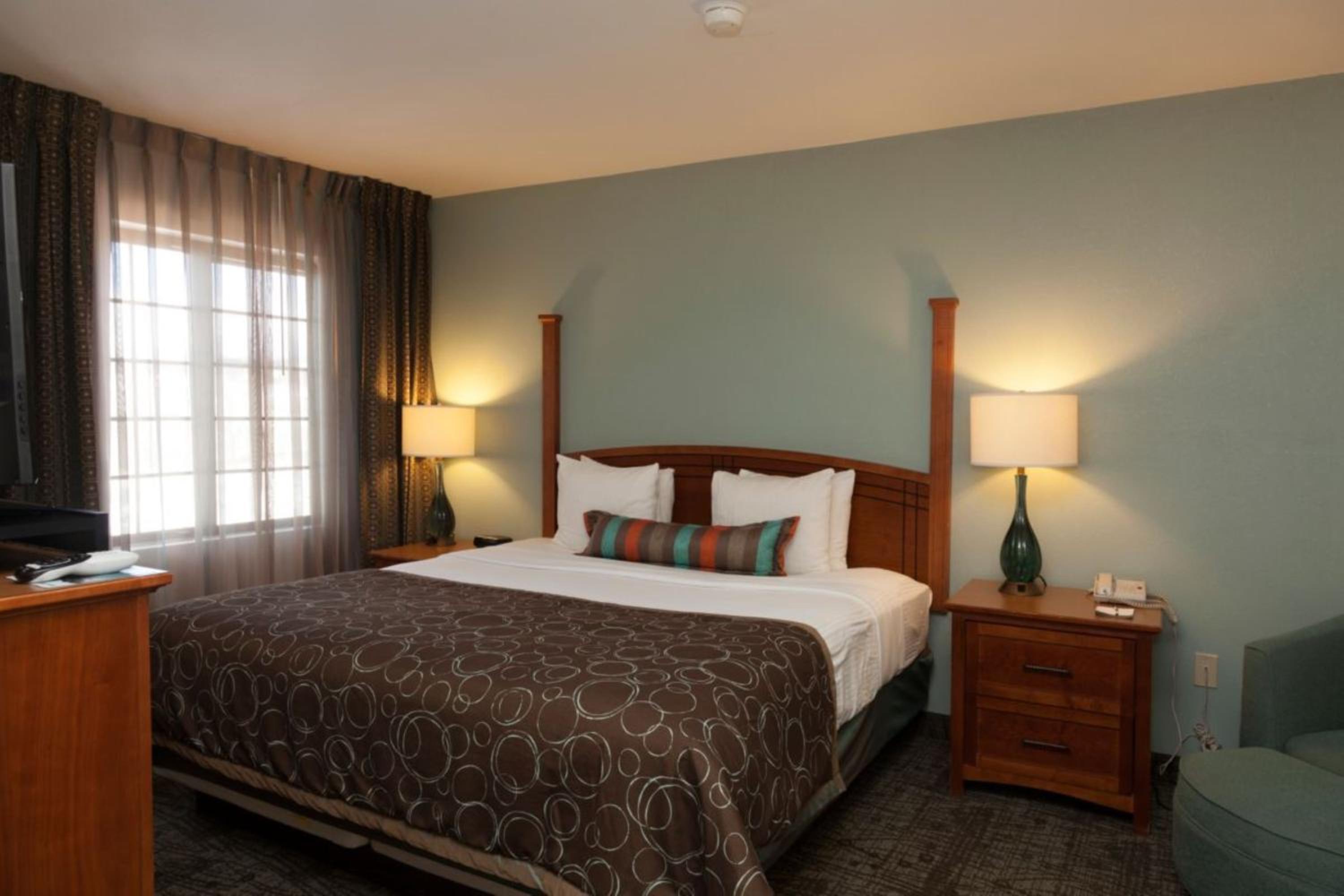 Two-Bedroom King Suite - Non-Smoking - Photo 6