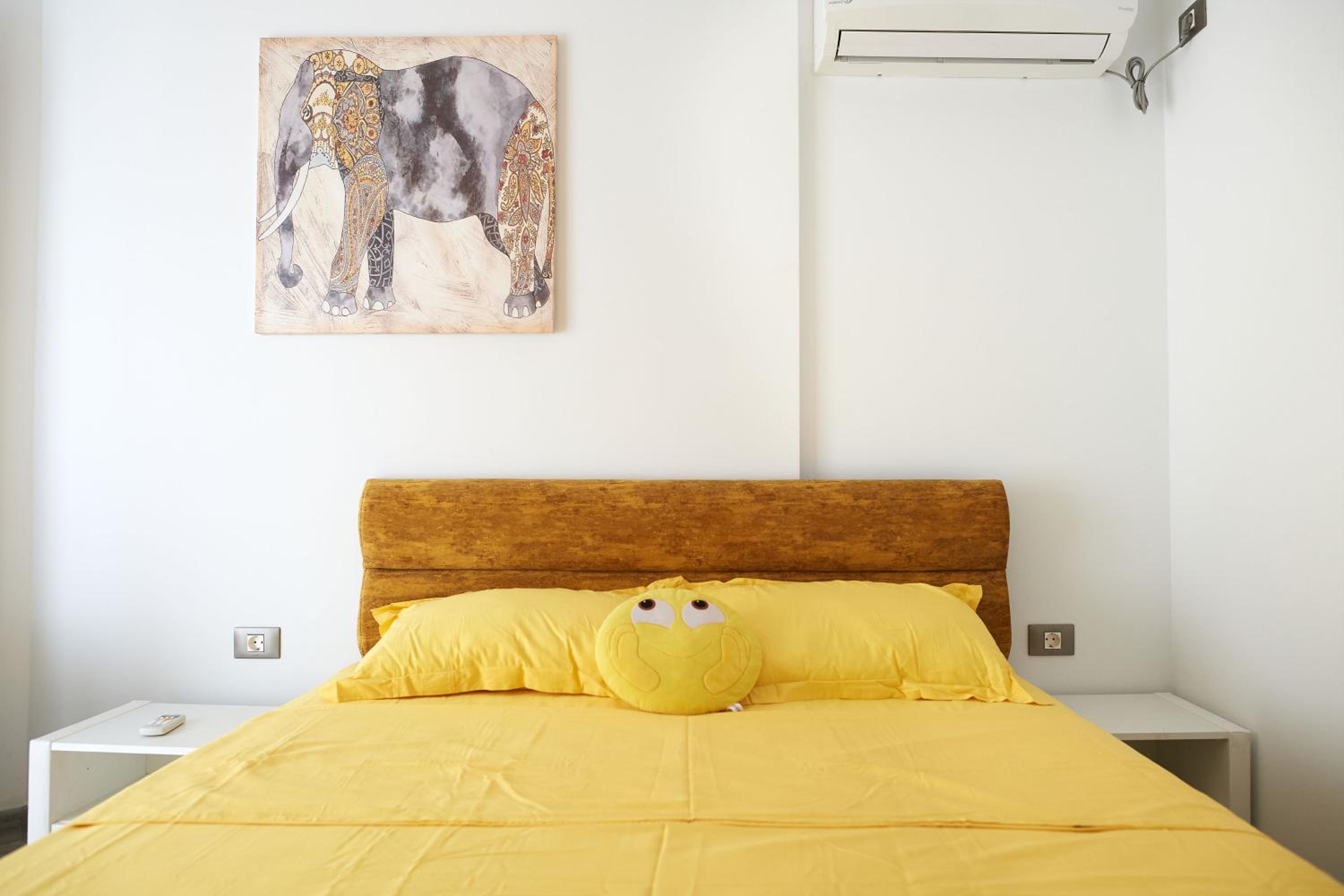 Two-Bedroom Apartment - Photo 2