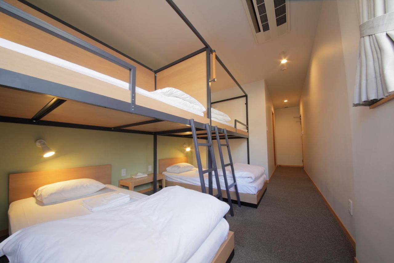 Quadruple Room with Private Bathroom photo 1