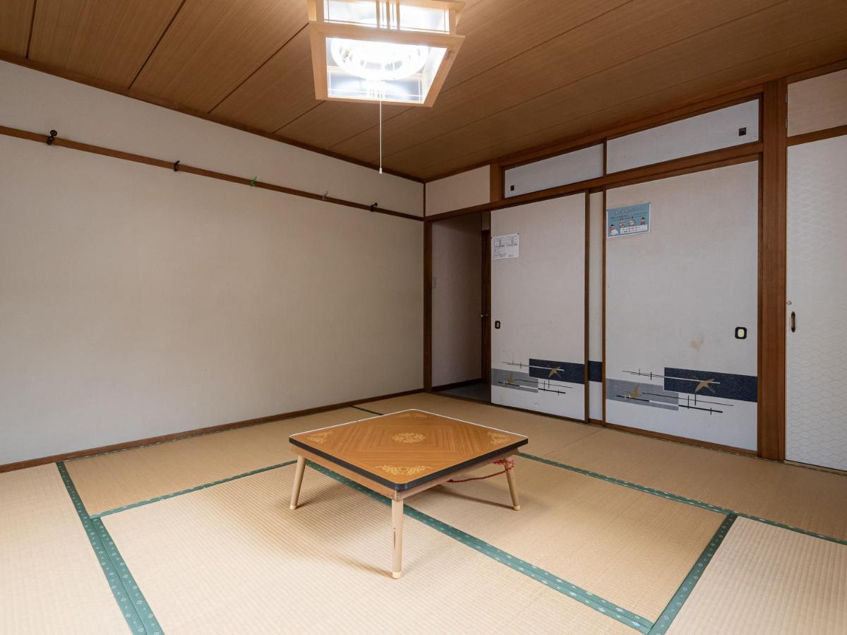 Japanese-Style Quadruple Room photo 3