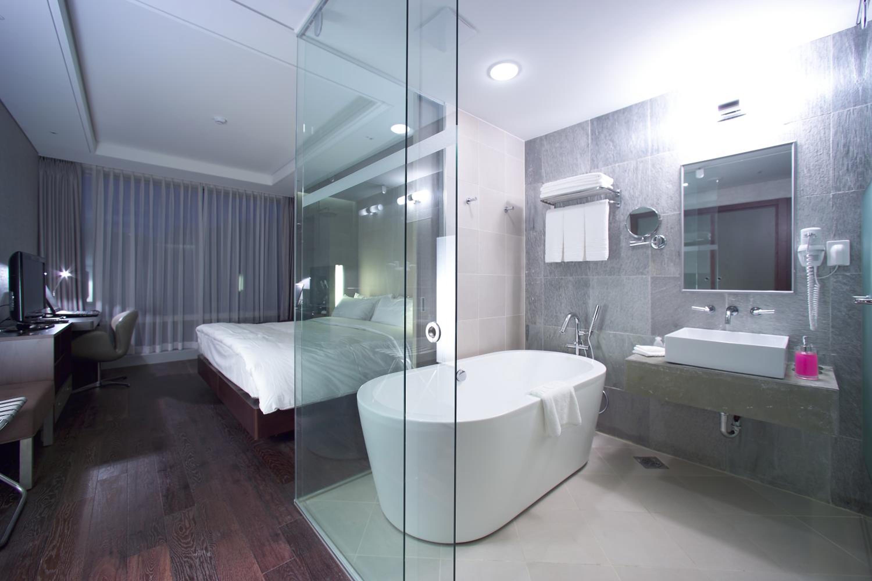 Executive King Room - Photo 5