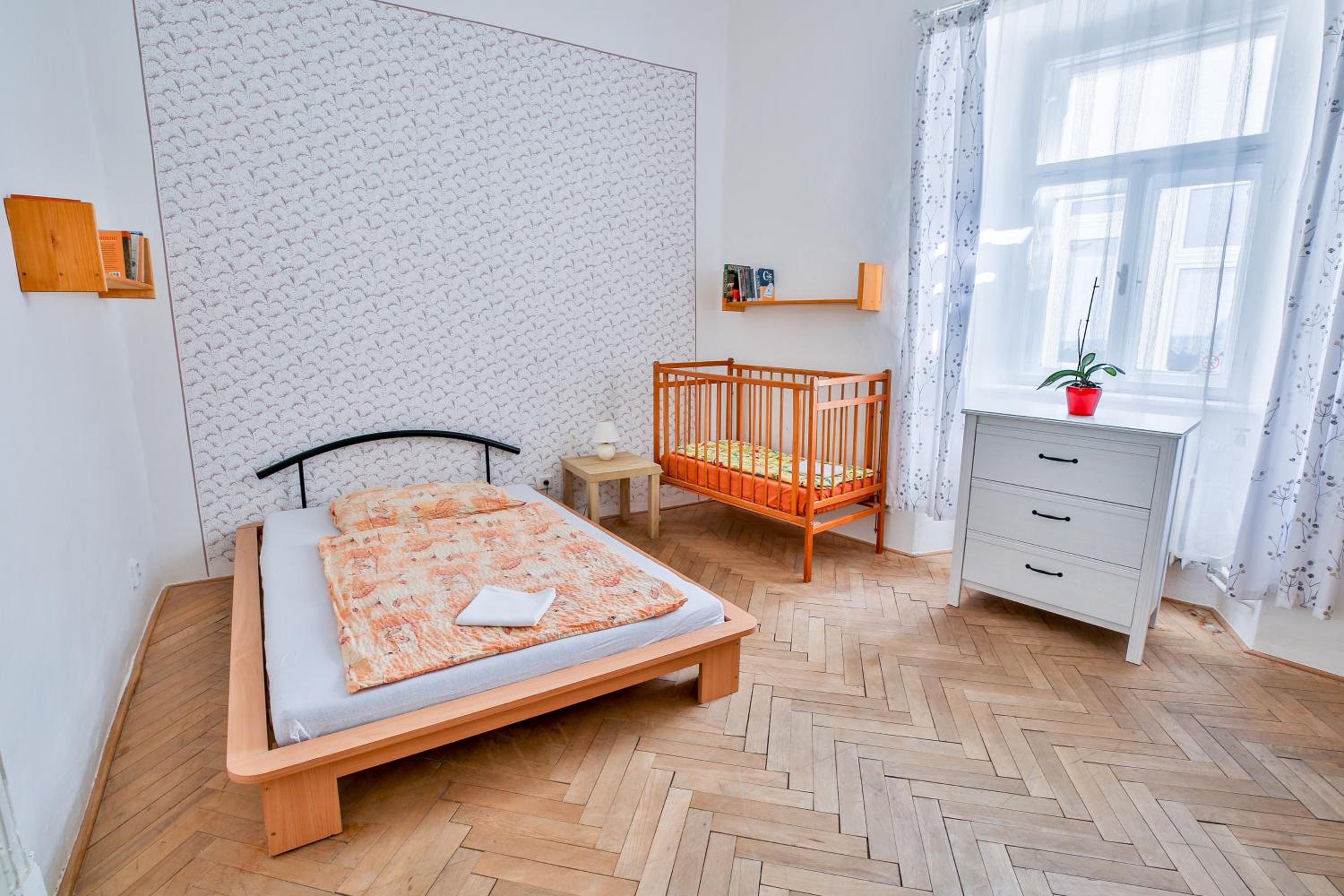 Single Bed in 7-Bed Dormitory Room photo 1