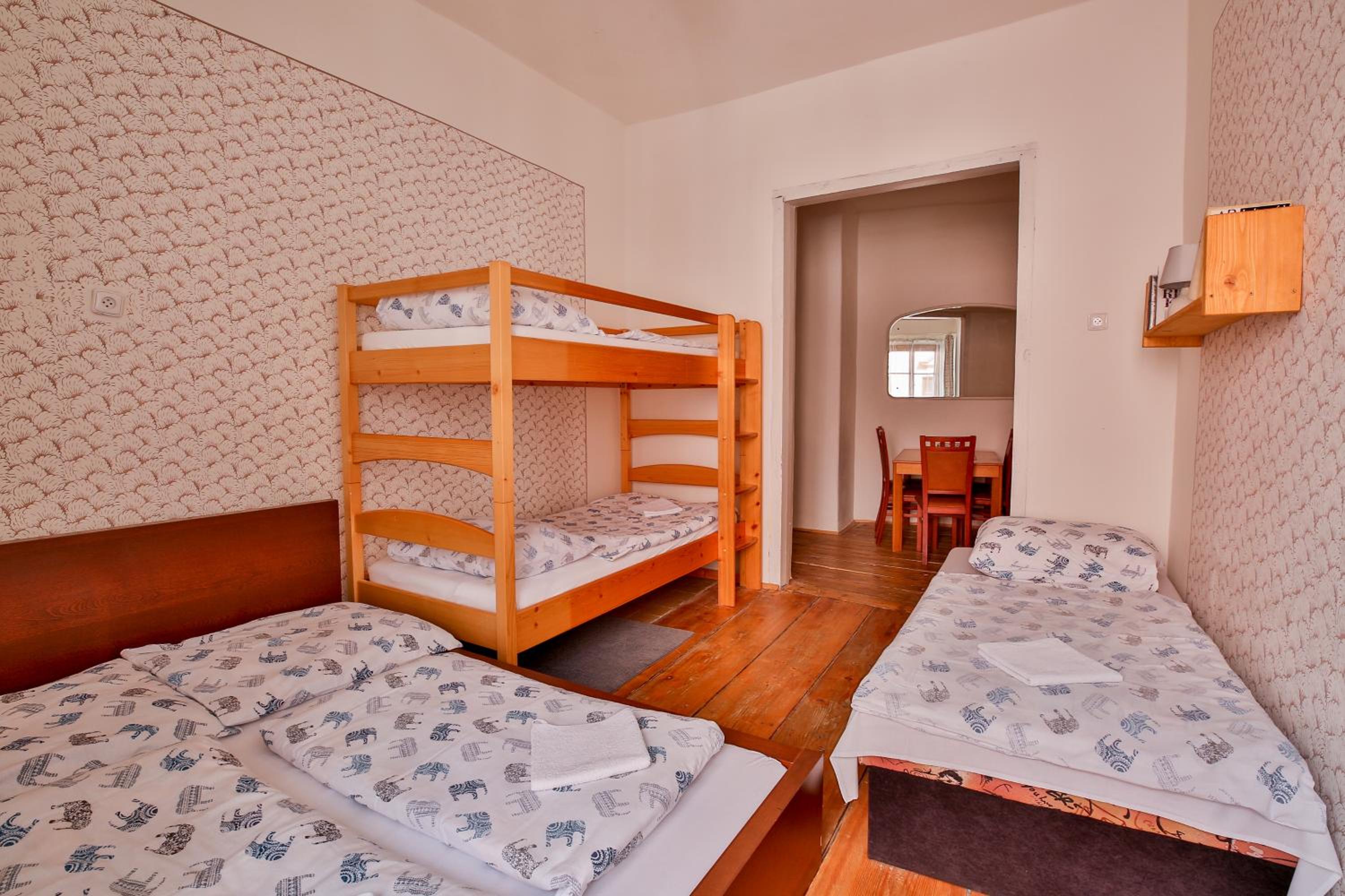 Quintuple Room (5 Adults) photo 3