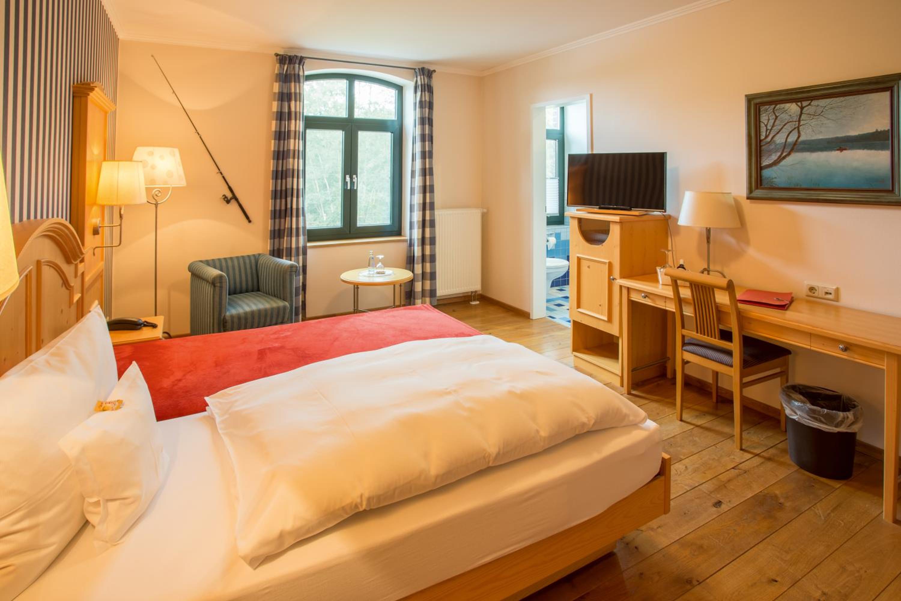 Standard Double Room - Photo 13