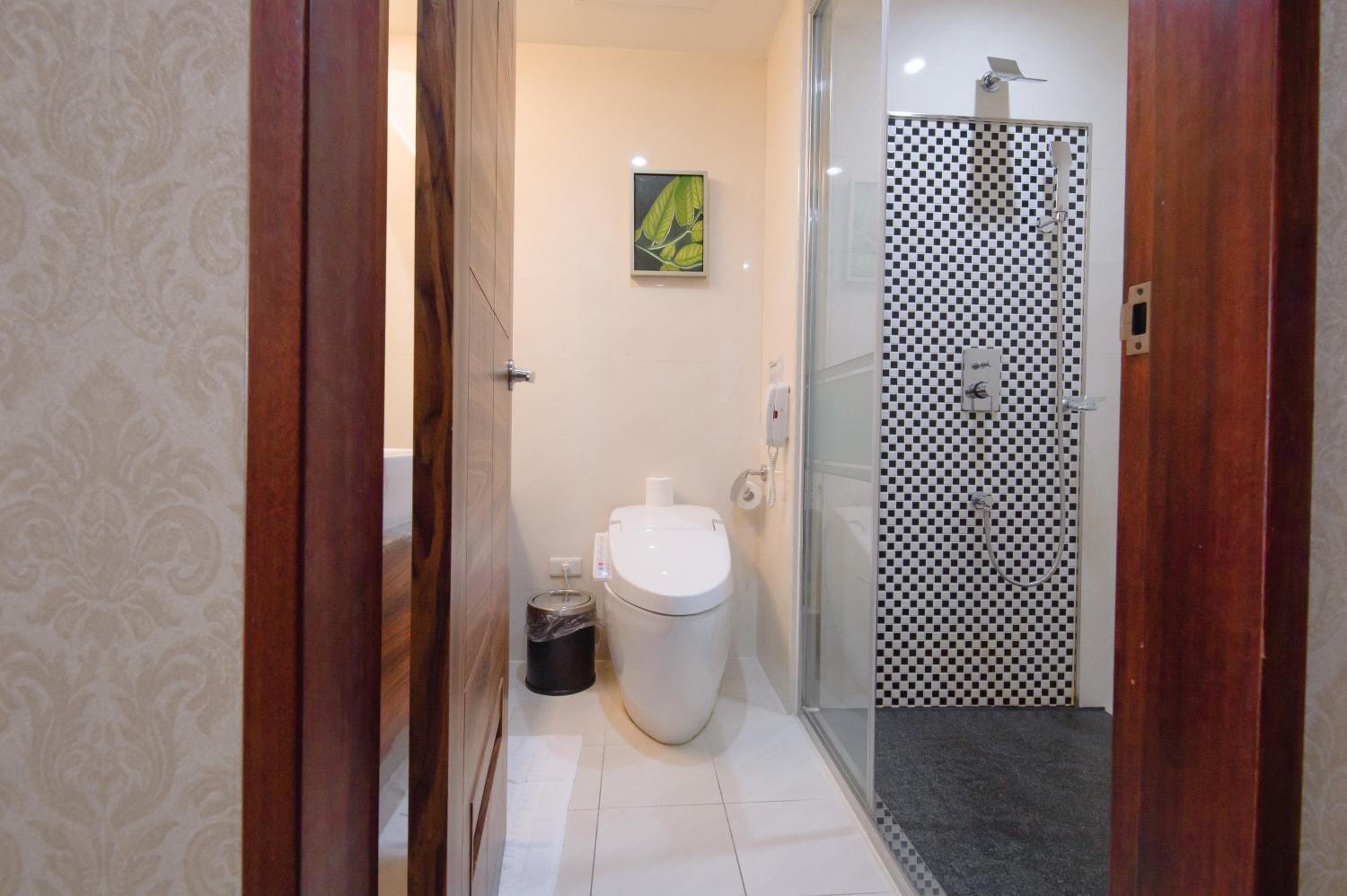 Family Room with Shower photo 3