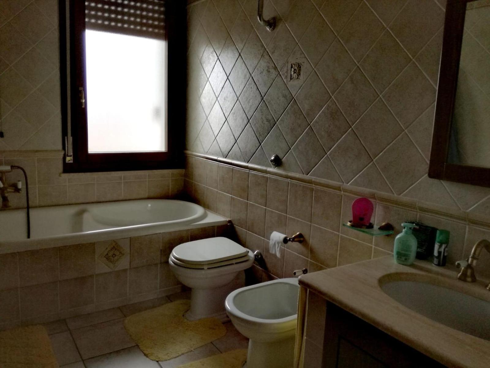Single Room with Private Bathroom photo 3