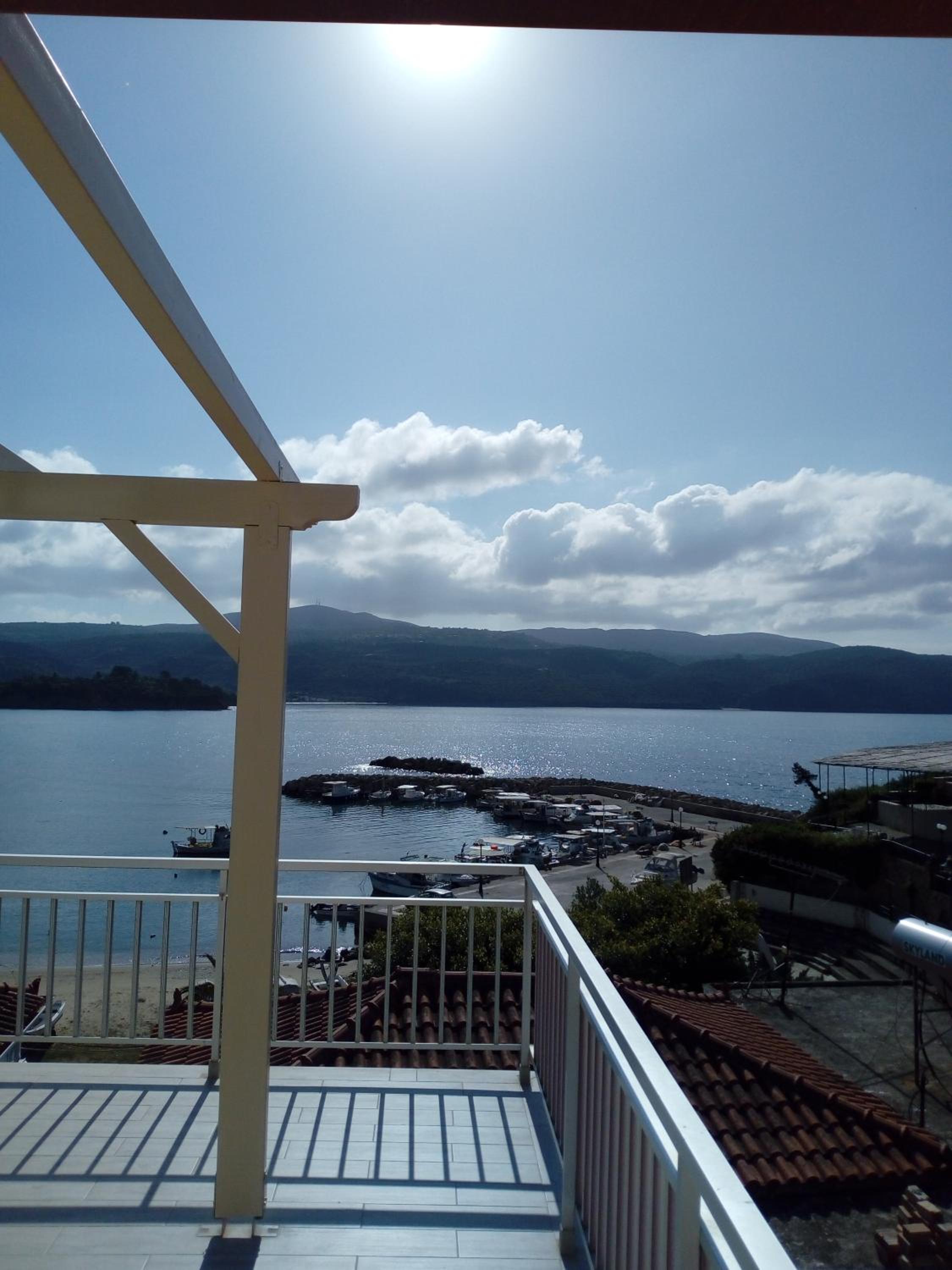 Apartment with Sea View - Photo 9