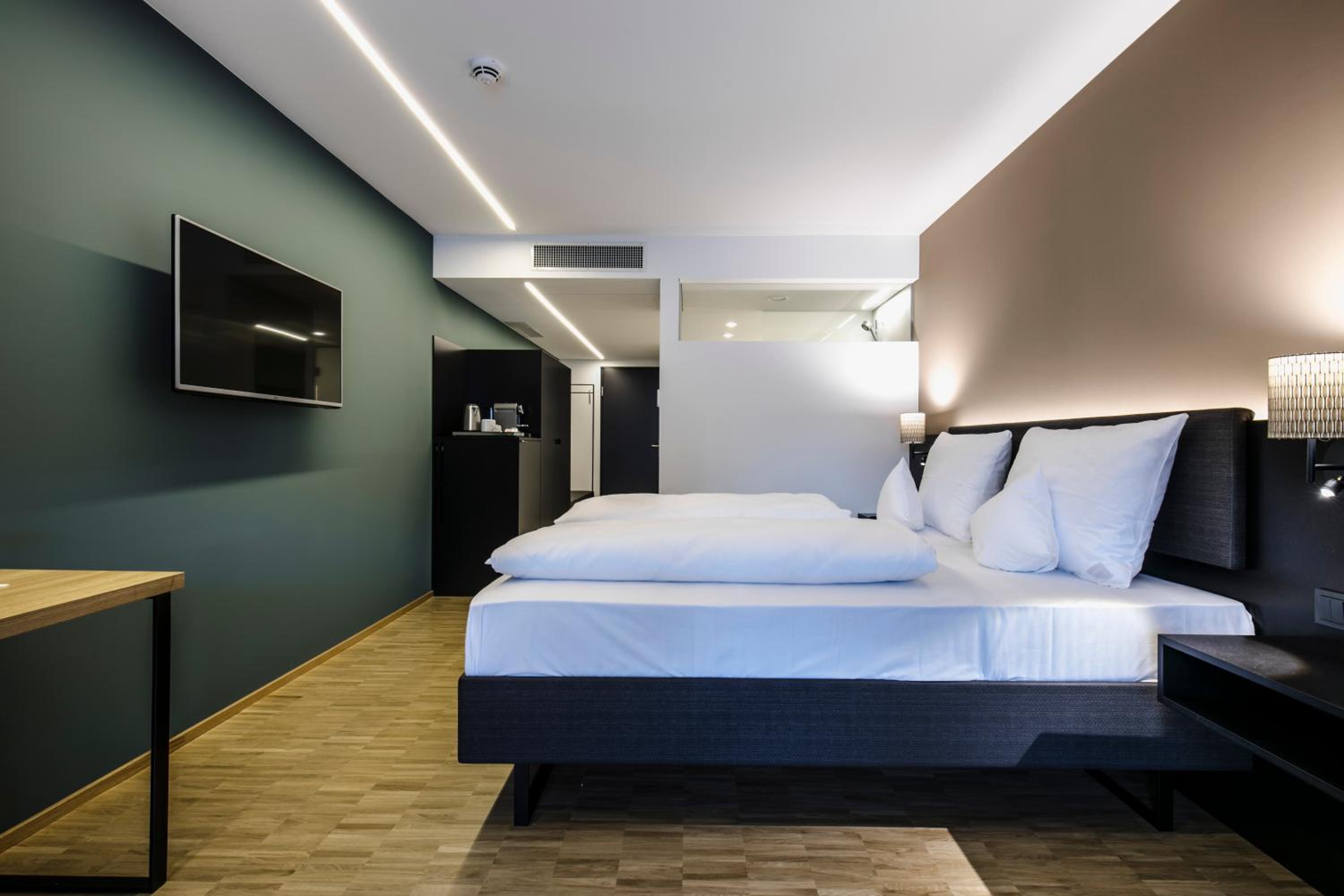 Business Double Room - Photo 7
