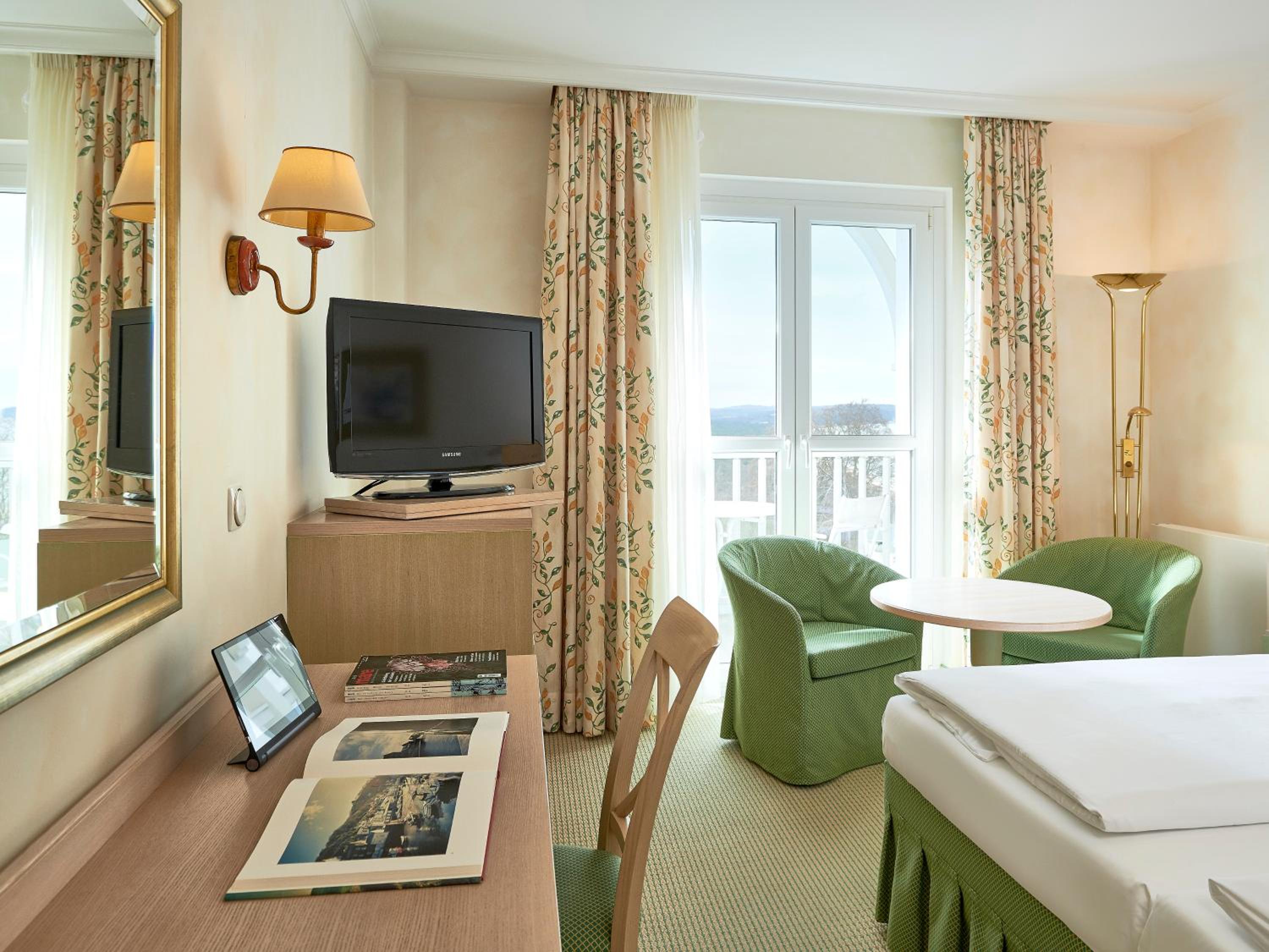Doppelzimmer seeseitig mit Balkon photo 1