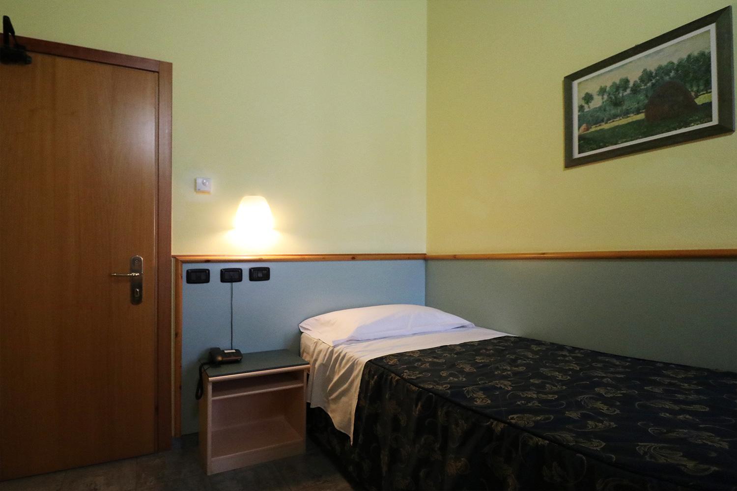 Single Room photo 2