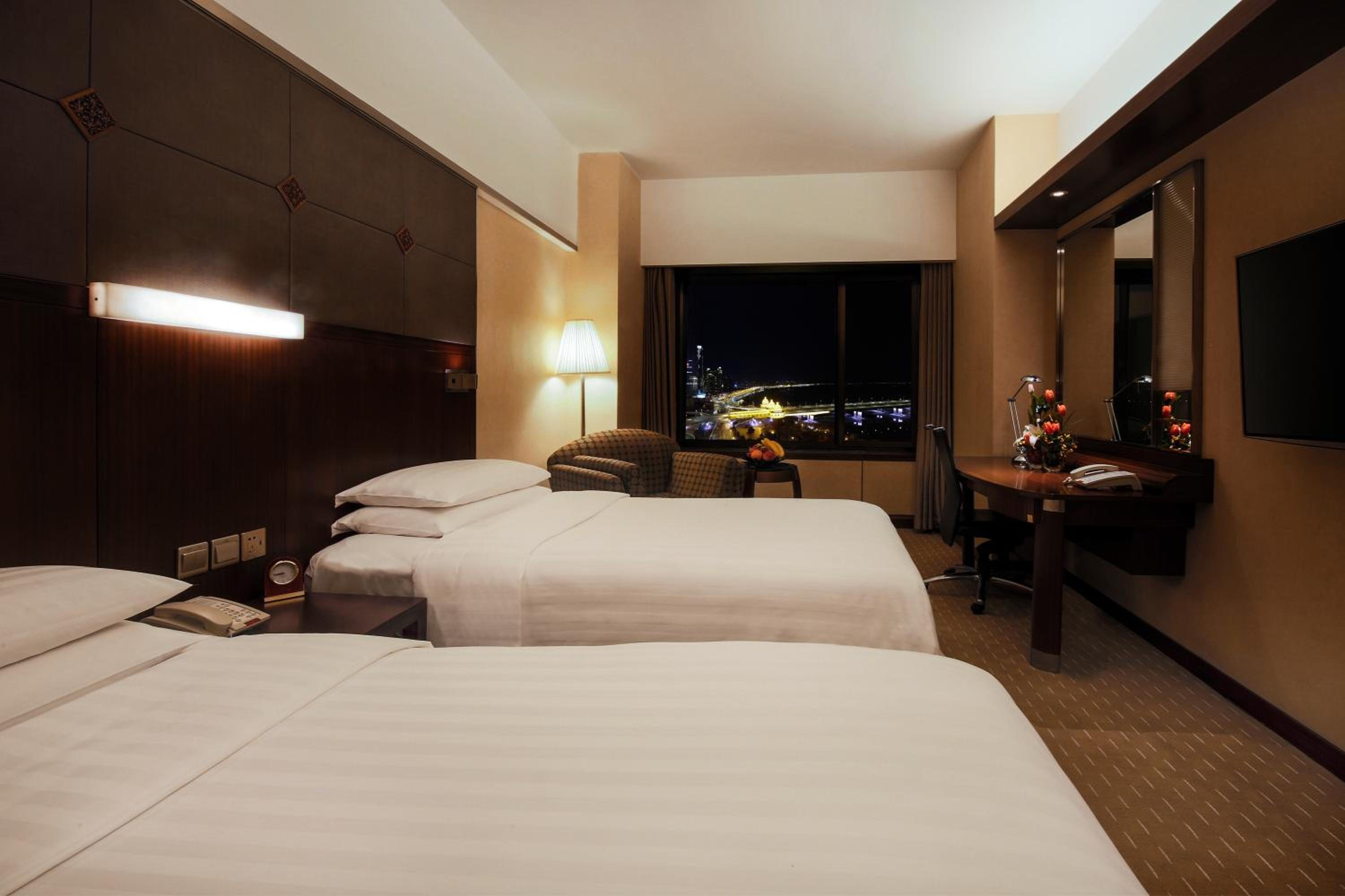 Horizon Club Twin Room with River View - Photo 6