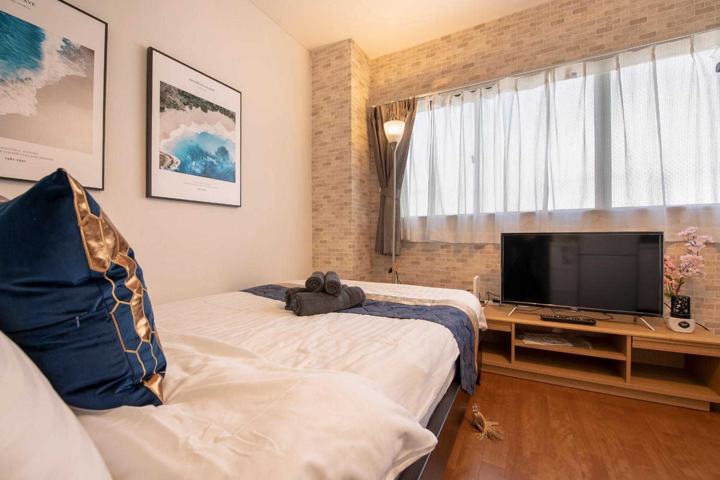 One-Bedroom Apartment photo 1