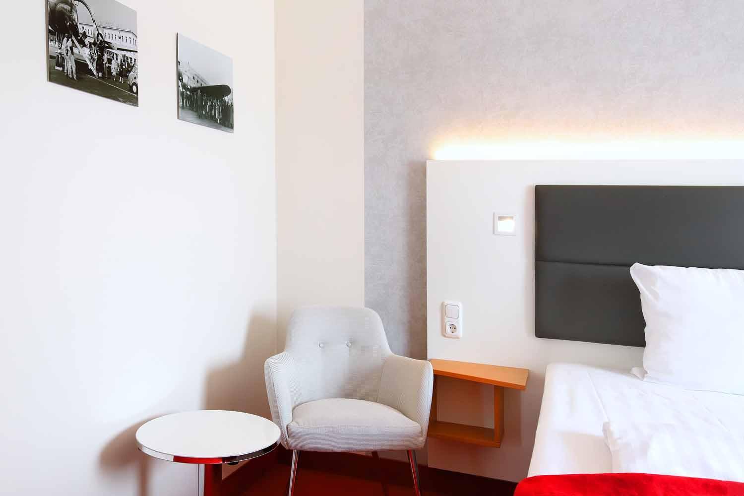 Standard Twin Room - Photo 10