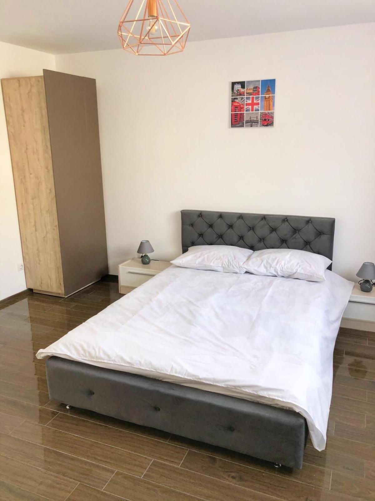 Double Room - Photo 9