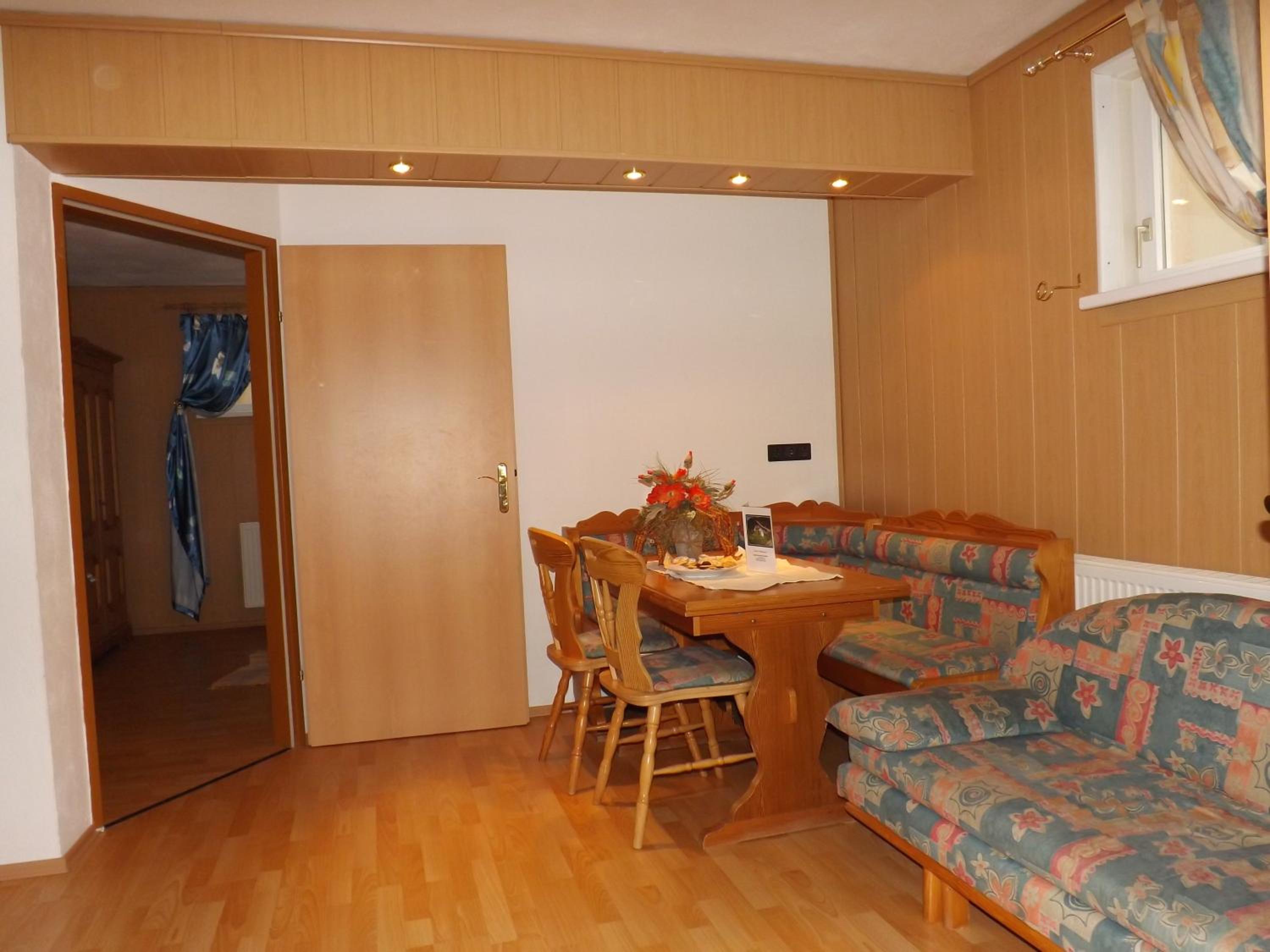 One-Bedroom Apartment - Basement photo 2