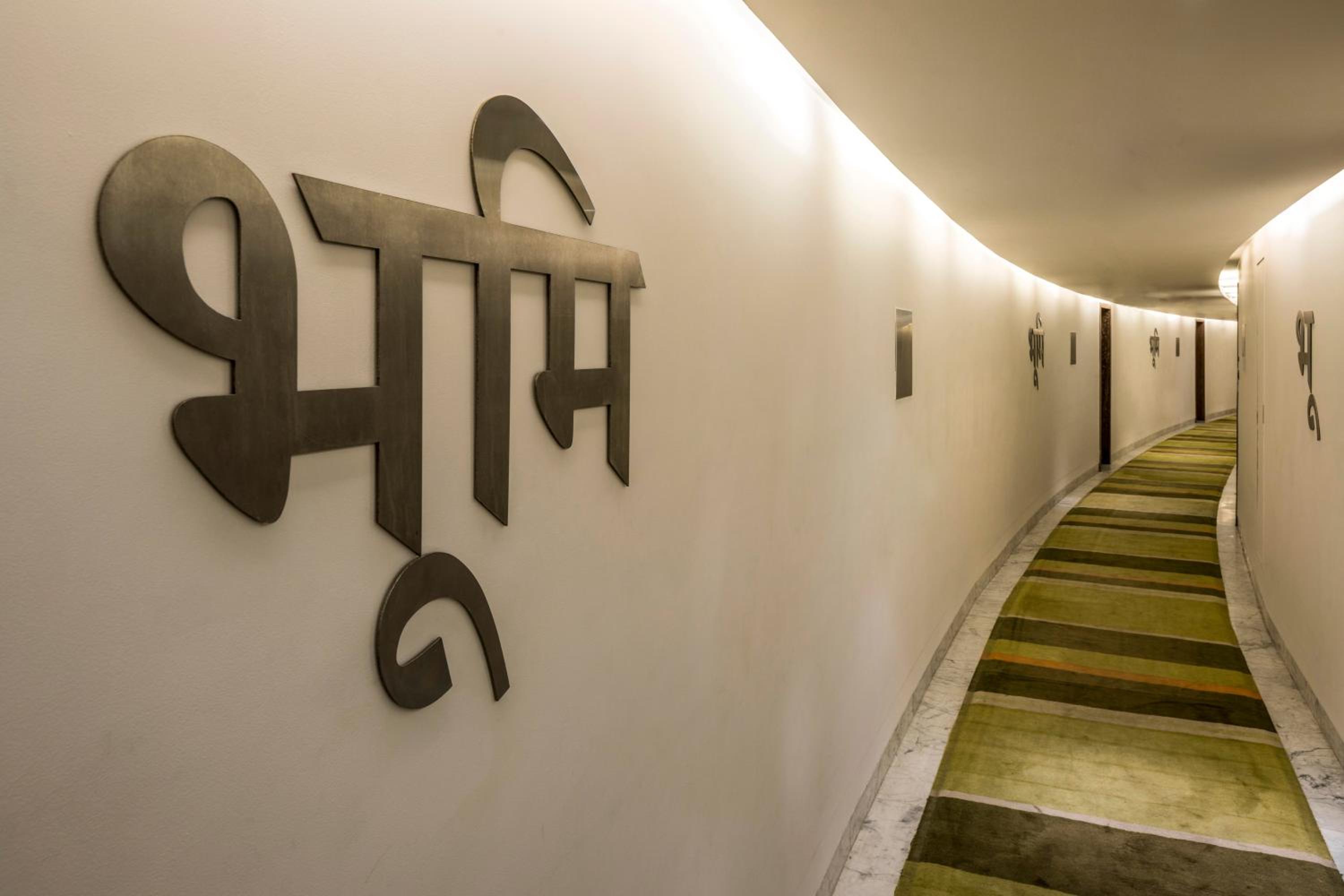 Luxury Room (15% off on session of Spa and 15% off on Salon services ) - Photo 4