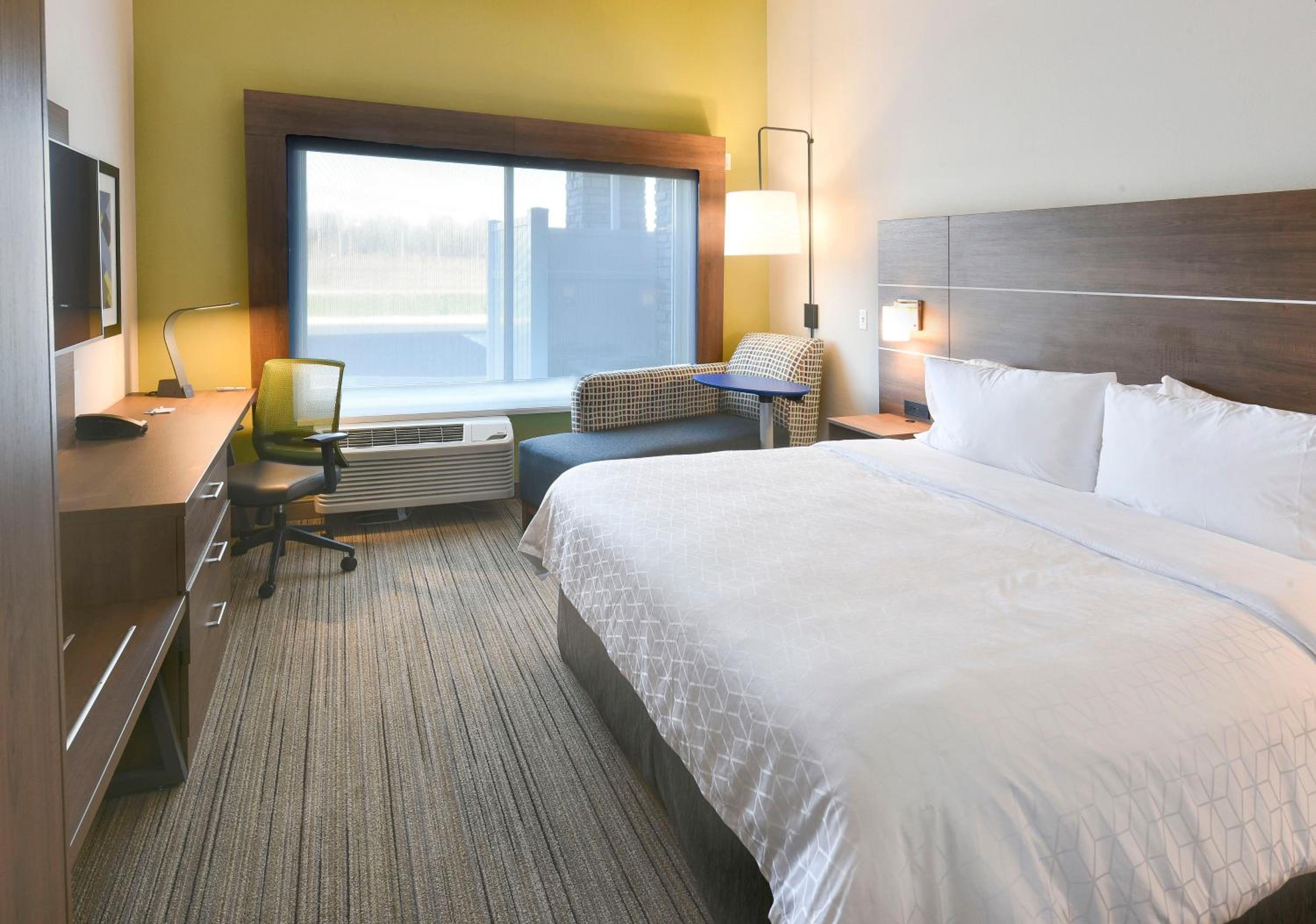 Standard King Room - Photo 1