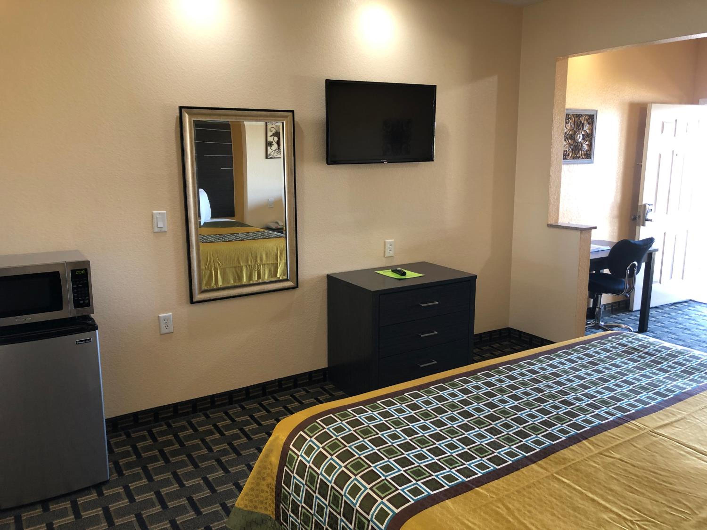 Standard King Room photo 3