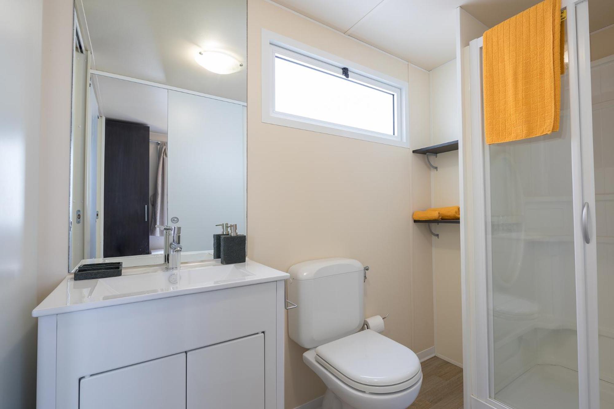 Two-Bedroom Mobile Home photo 3