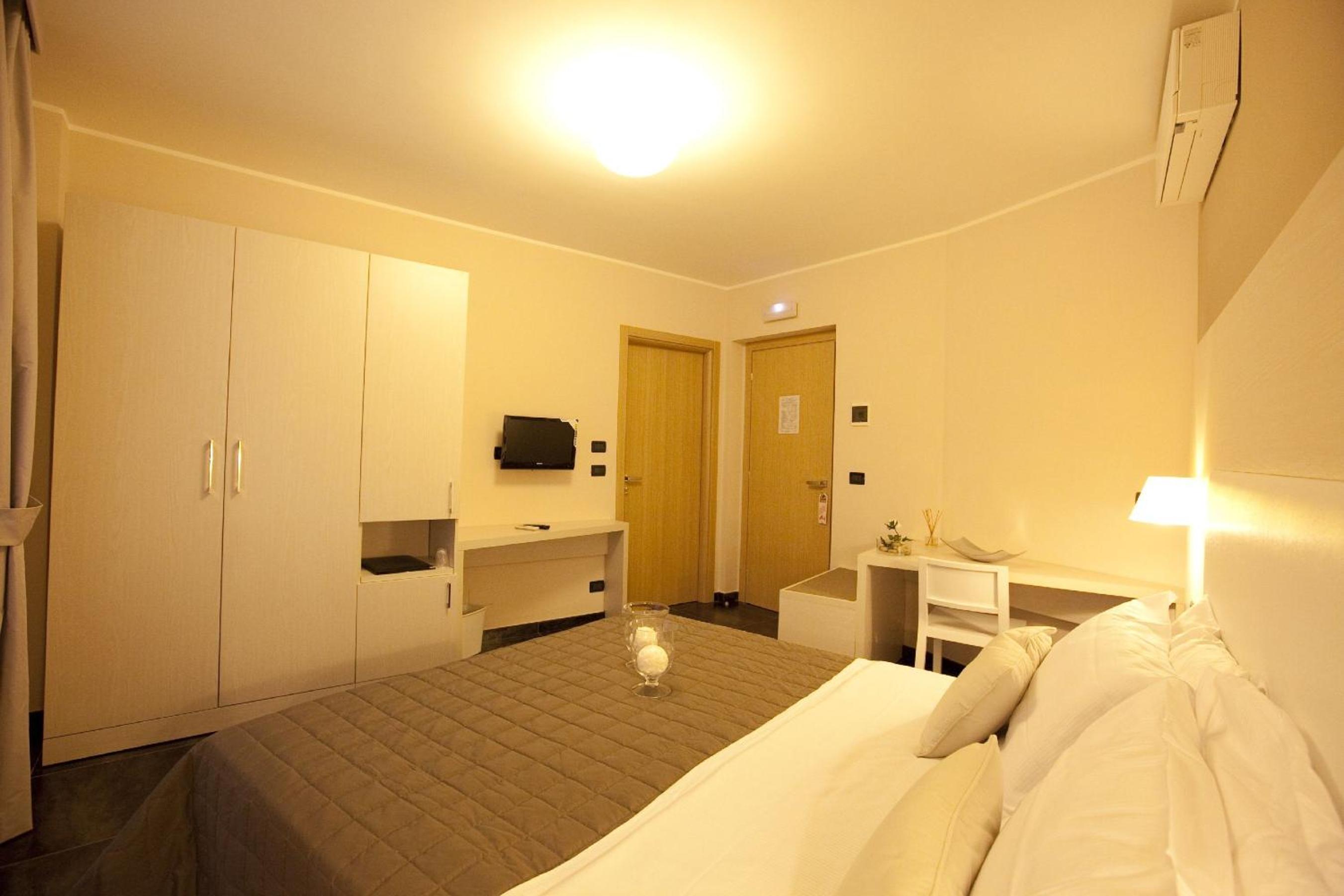 Single Room photo 3