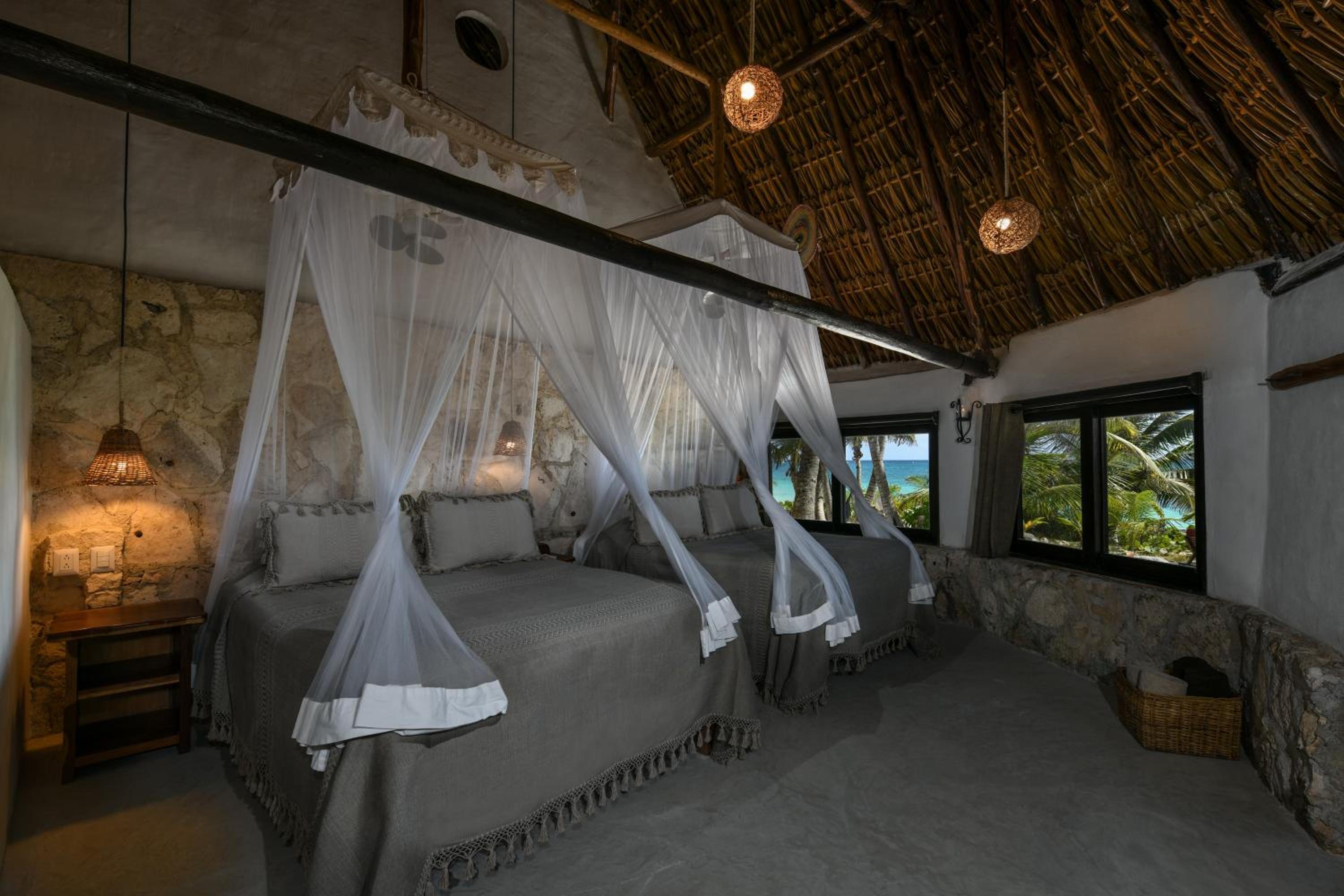 Ocean View 2 Full Beds Bungalow