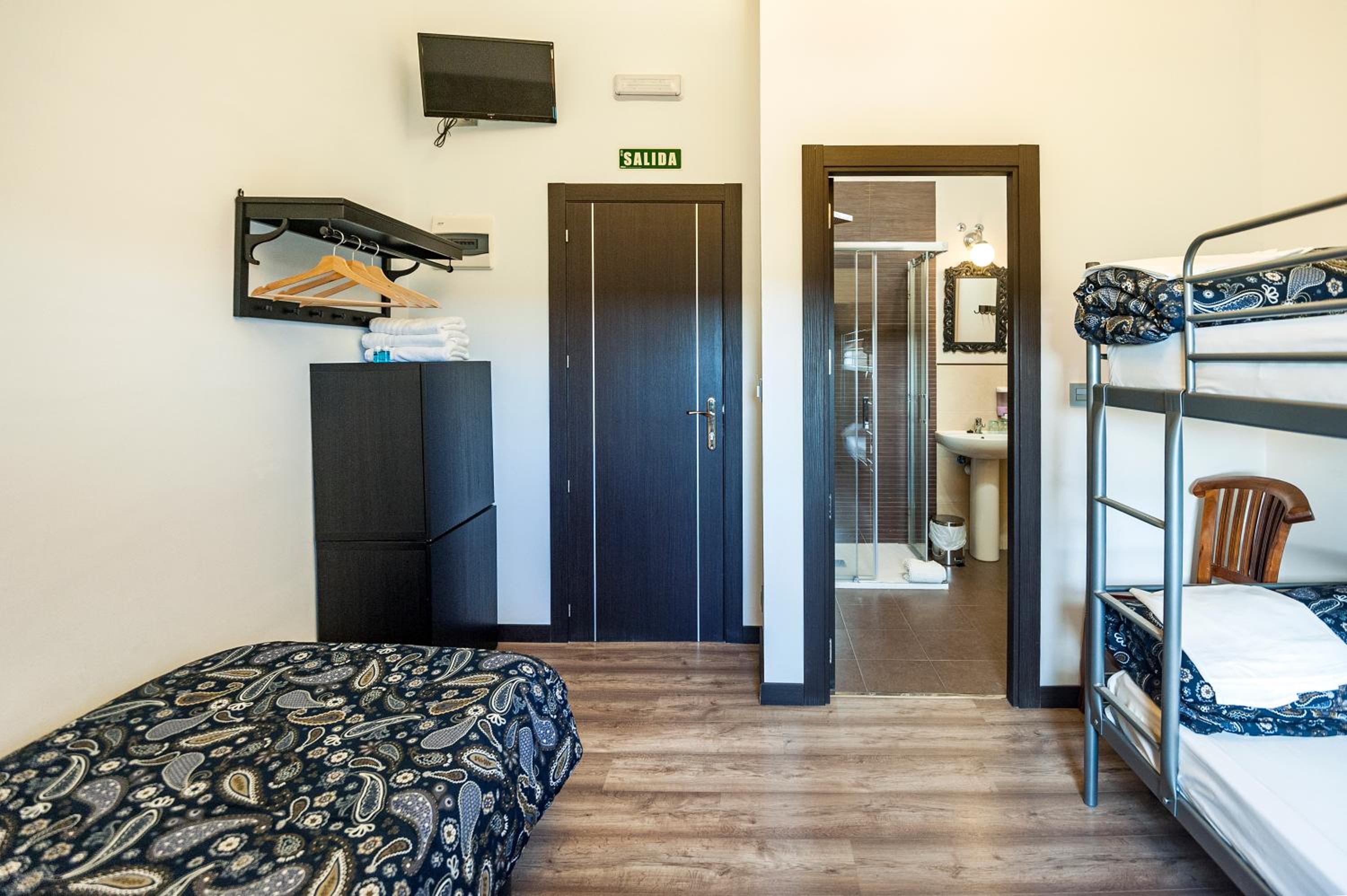 Budget Triple Room photo 2
