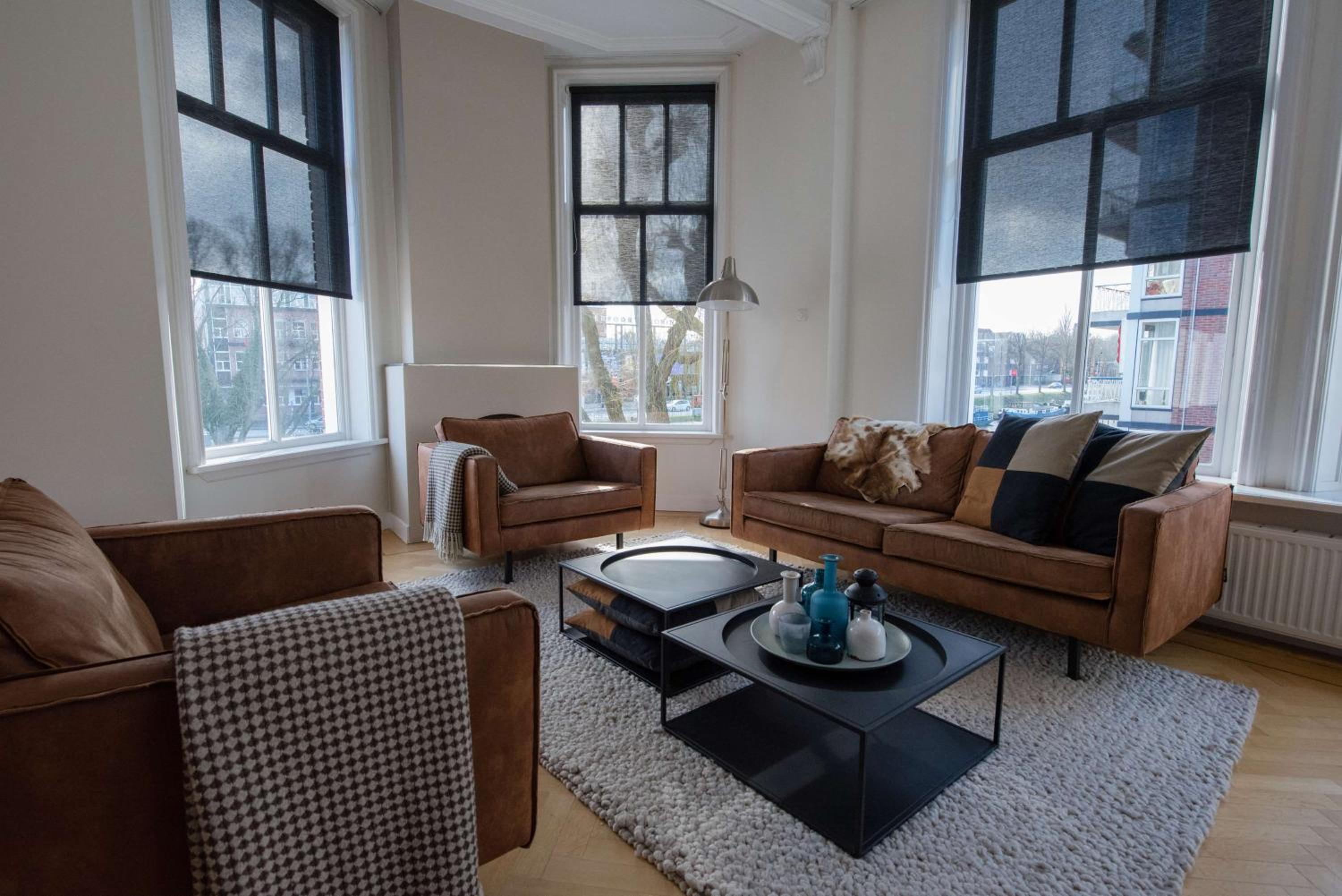Three-Bedroom Apartment with Six Single Beds and Balcony