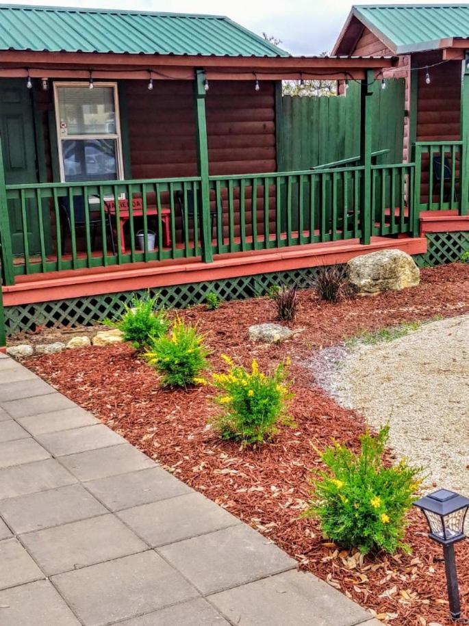 Half Duplex Themed Cabins photo 3