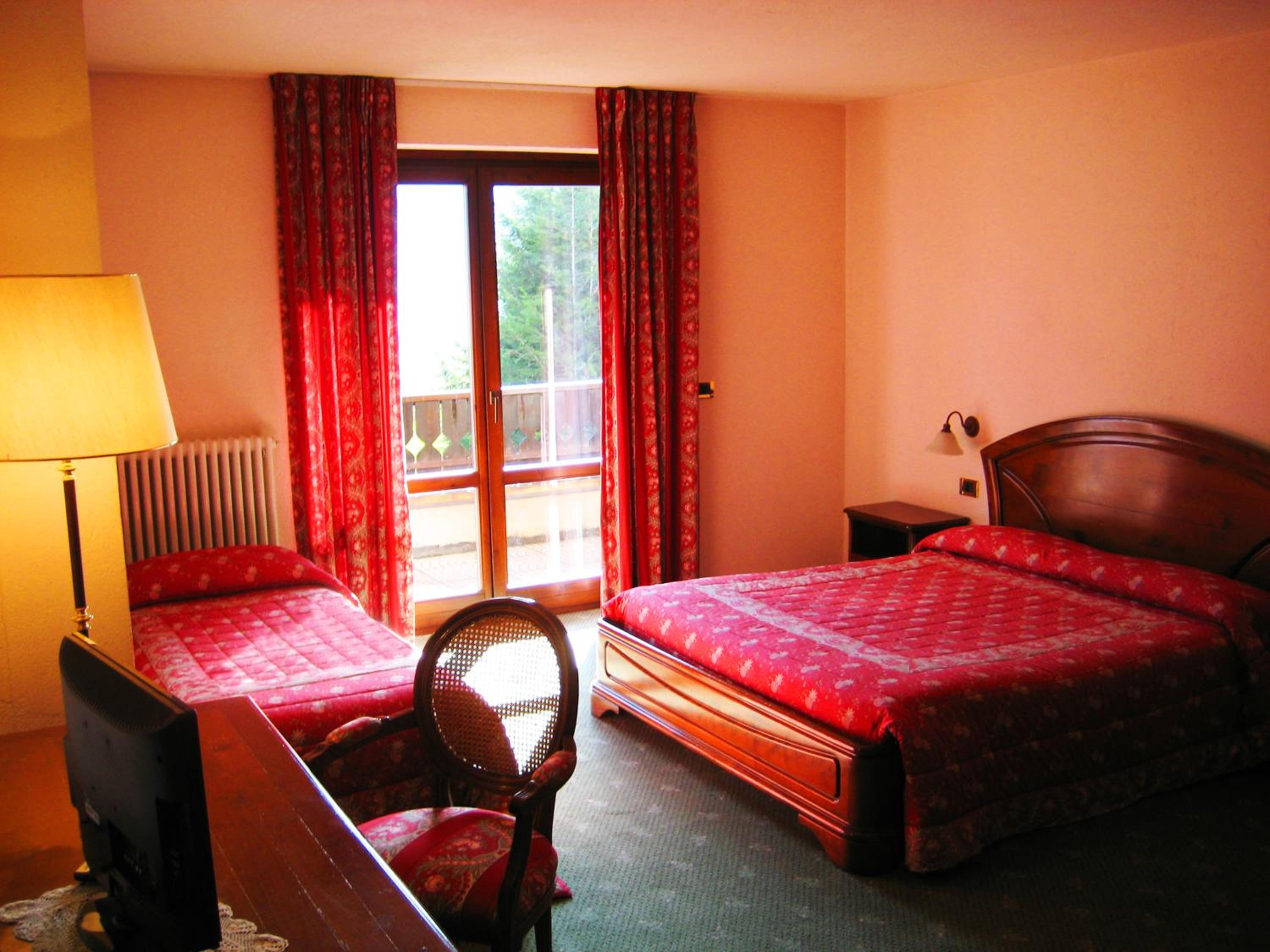 Triple Room with Balcony and Valley View photo 1