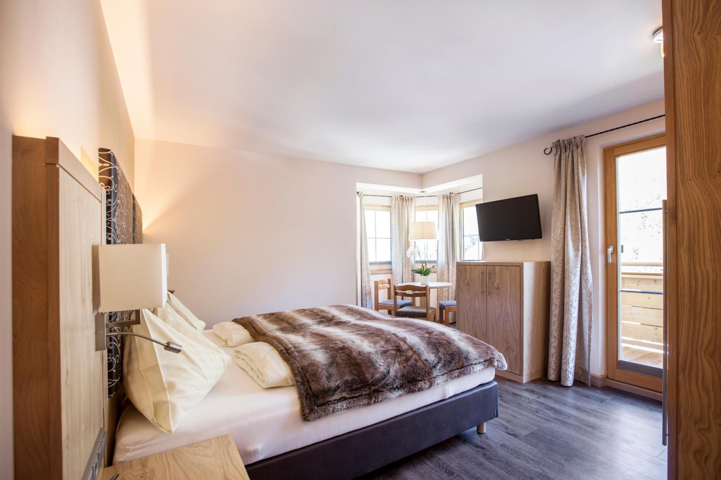 Deluxe Double Room photo 2