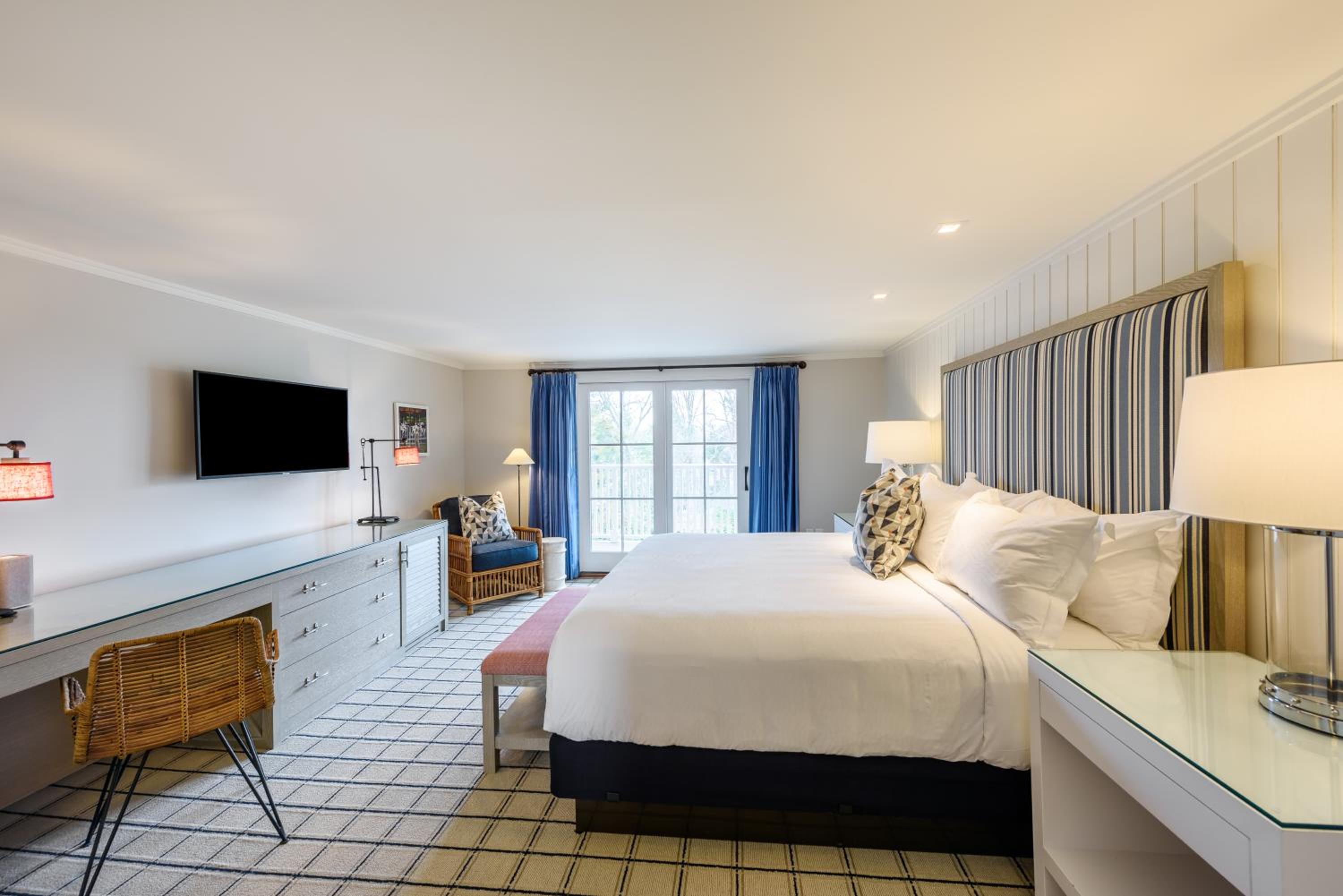Roxana Building King Room with Balcony or Patio