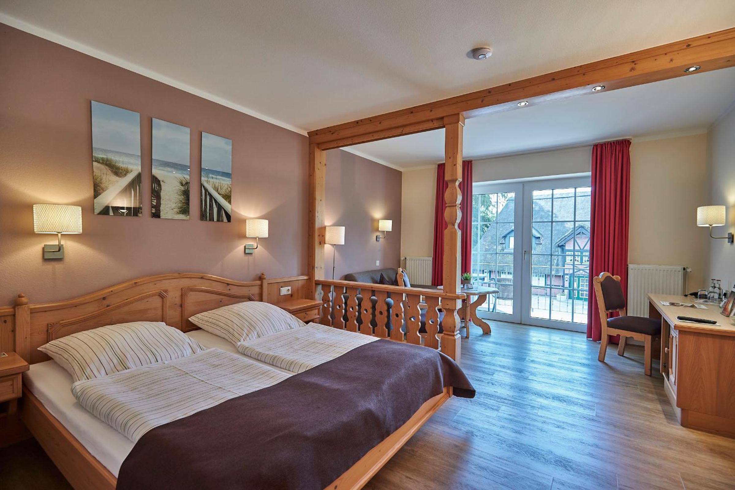 Deluxe Double Room with Balcony photo 1