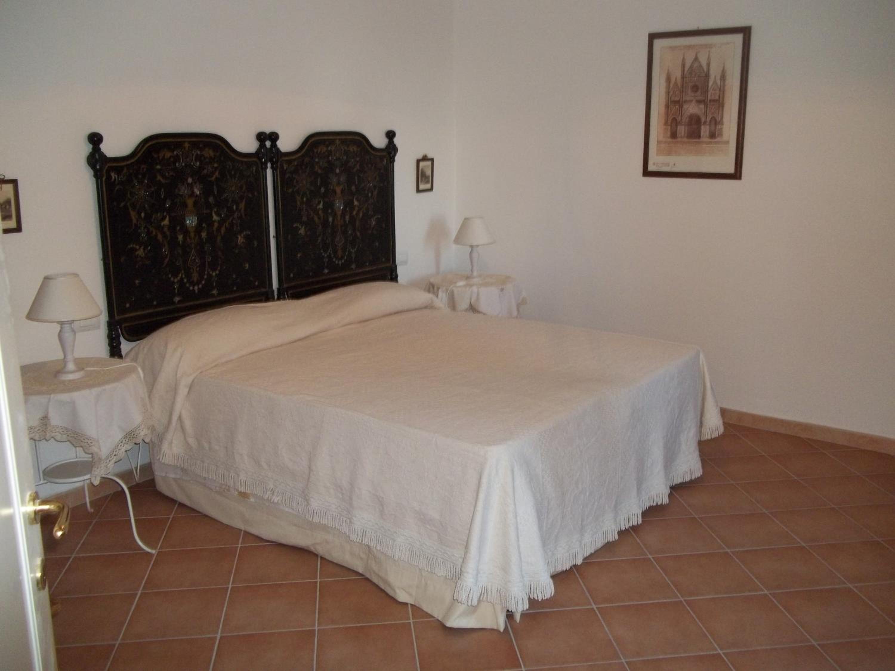 One-Bedroom Apartment with Balcony photo 3