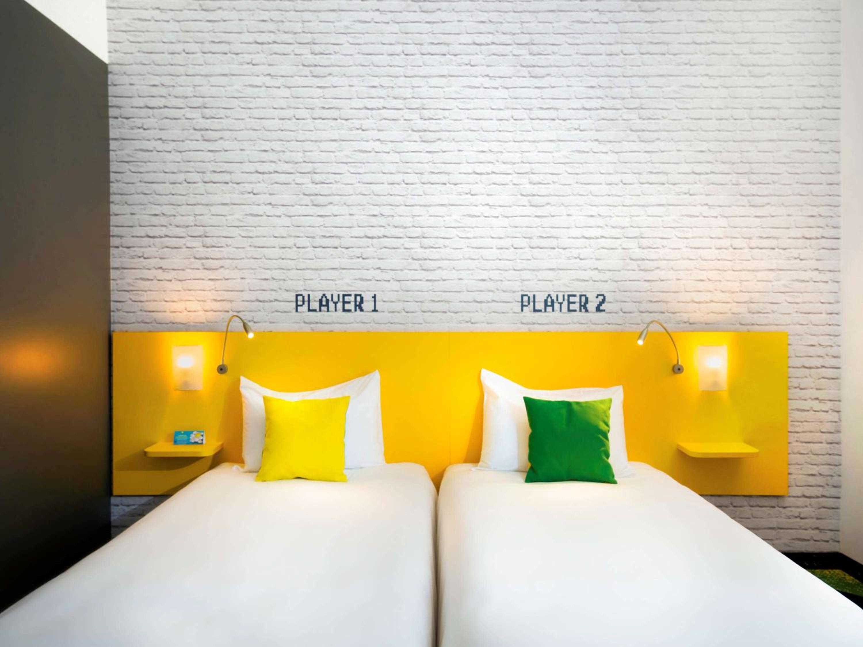 Design Room with 2 Single Beds - Photo 10