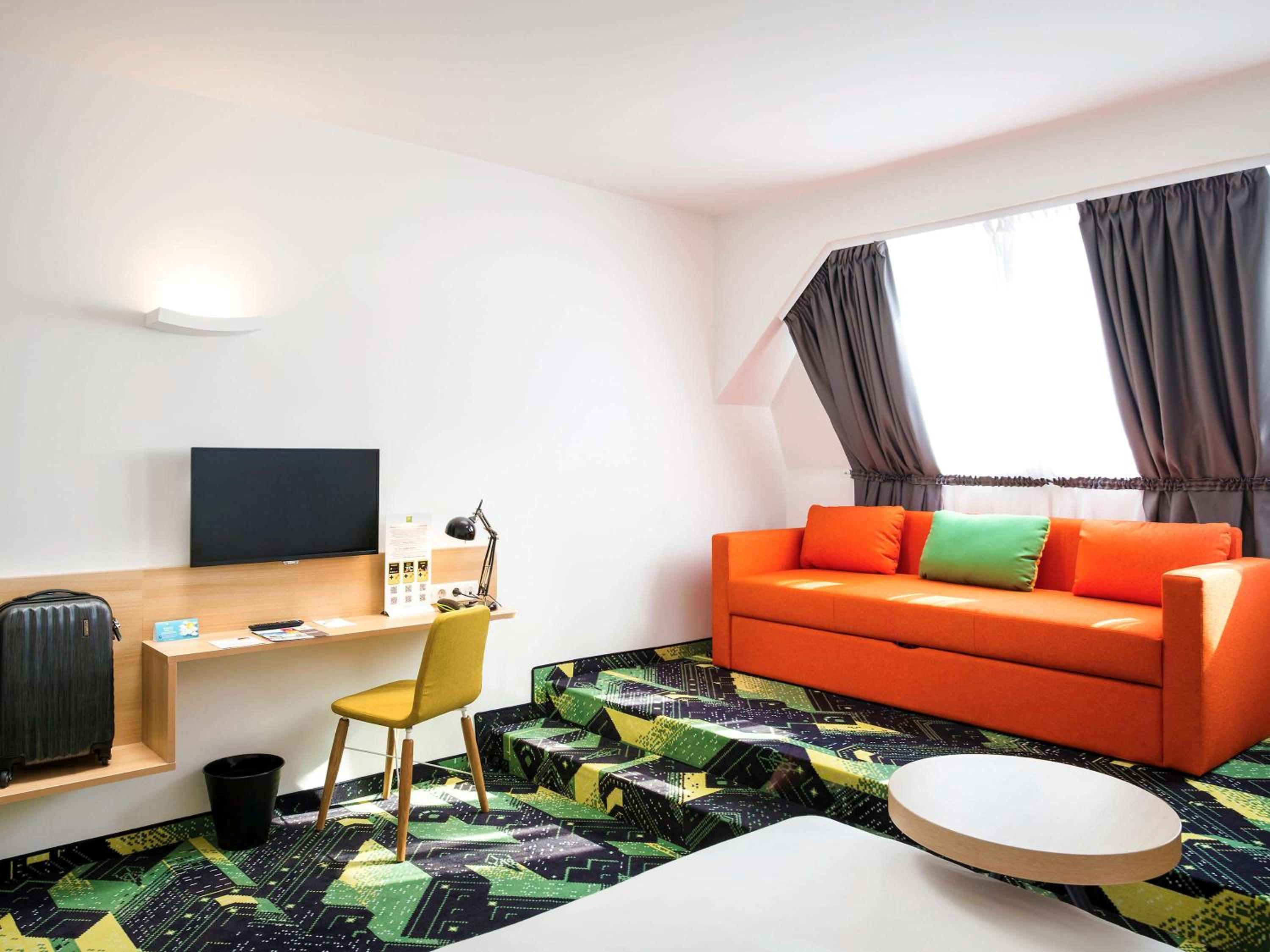 Family Room with sofa bed - Photo 8