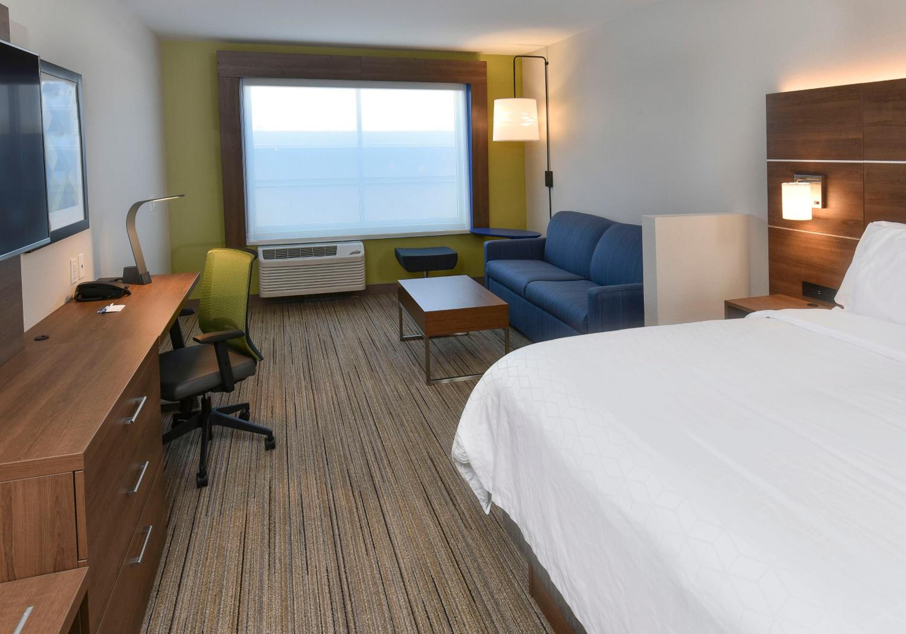 King Suite with Sofa Bed - Photo 5