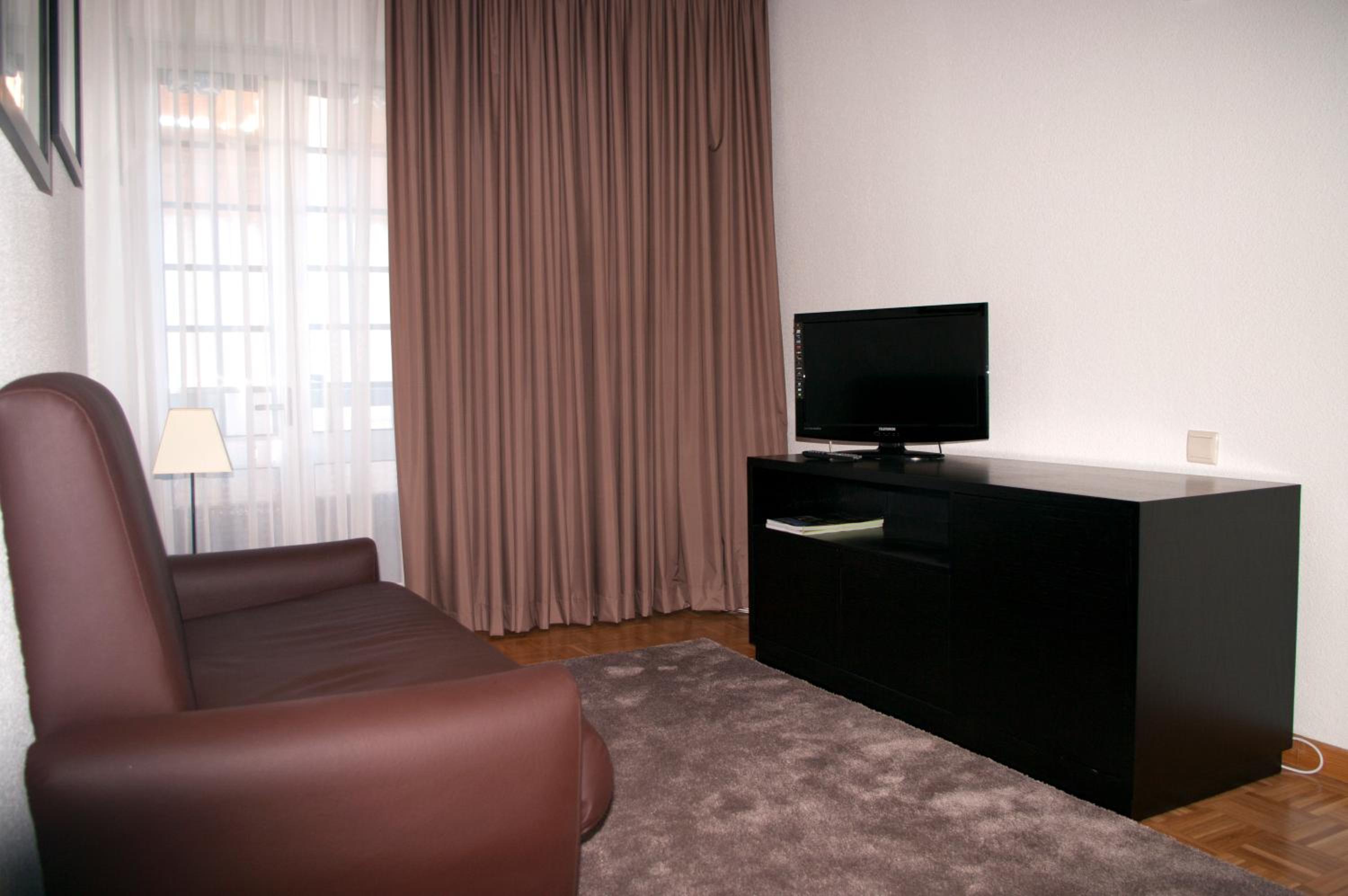 Suite - Photo 2