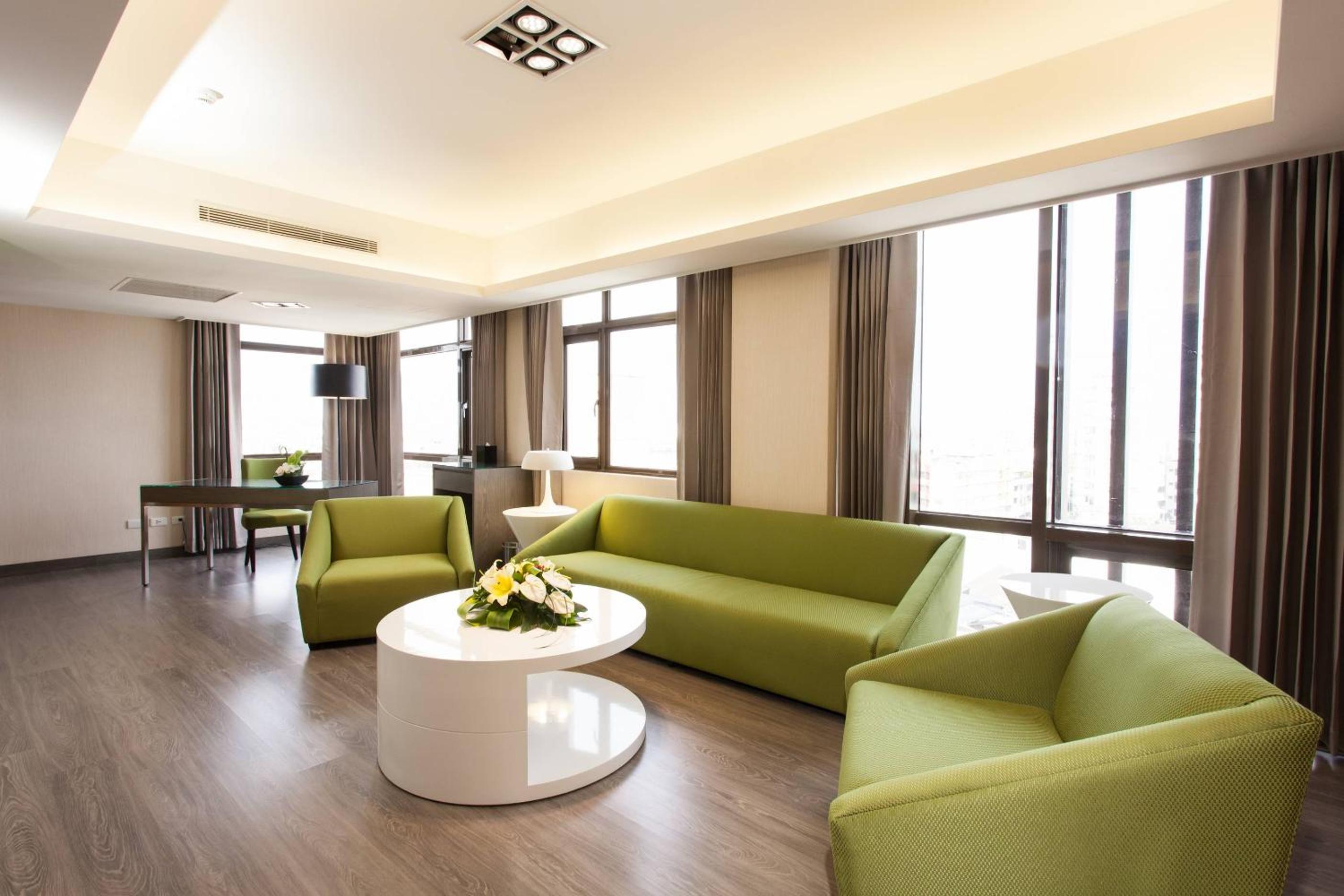 Deluxe Suite photo 1