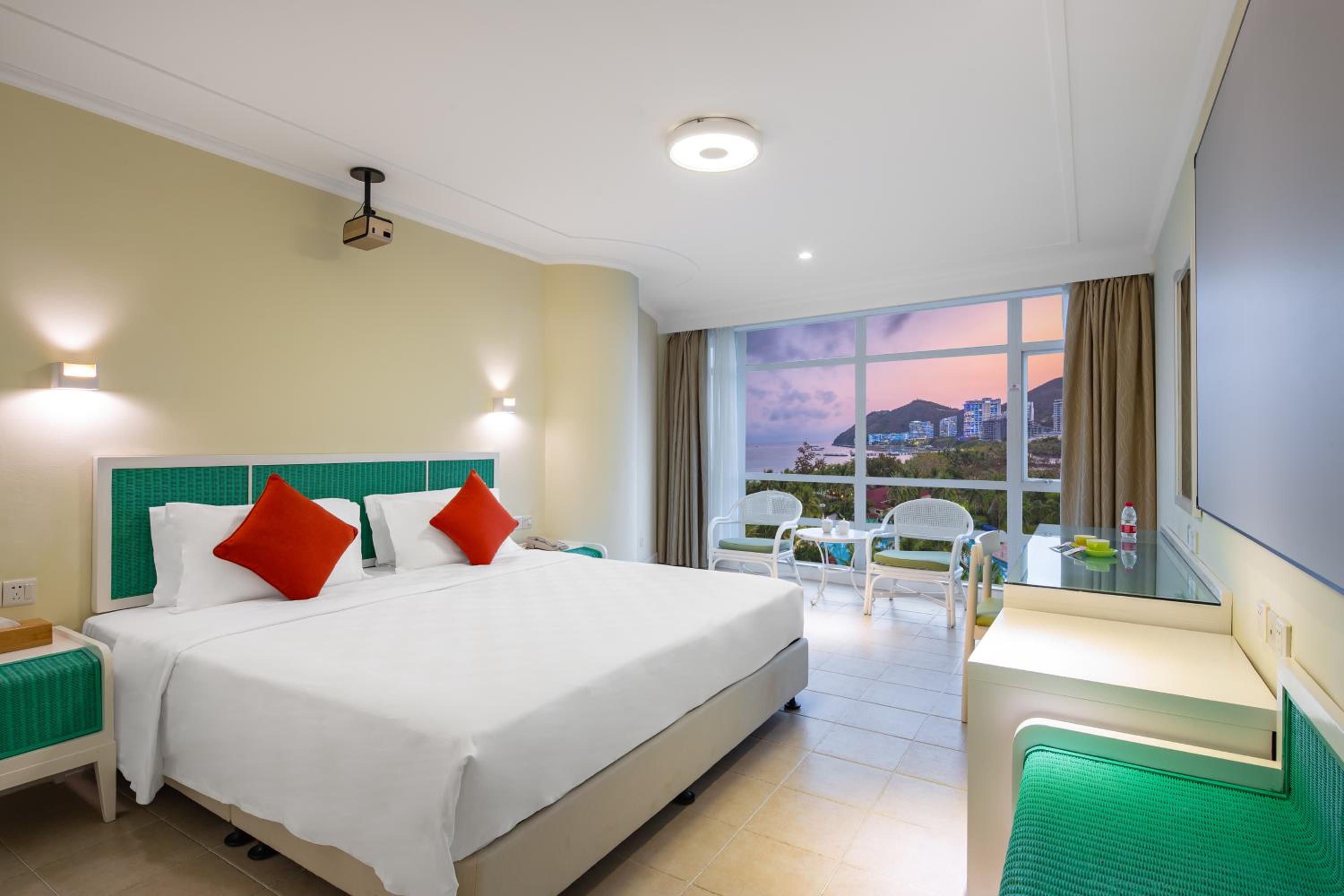 Double or Twin Room with Sea View